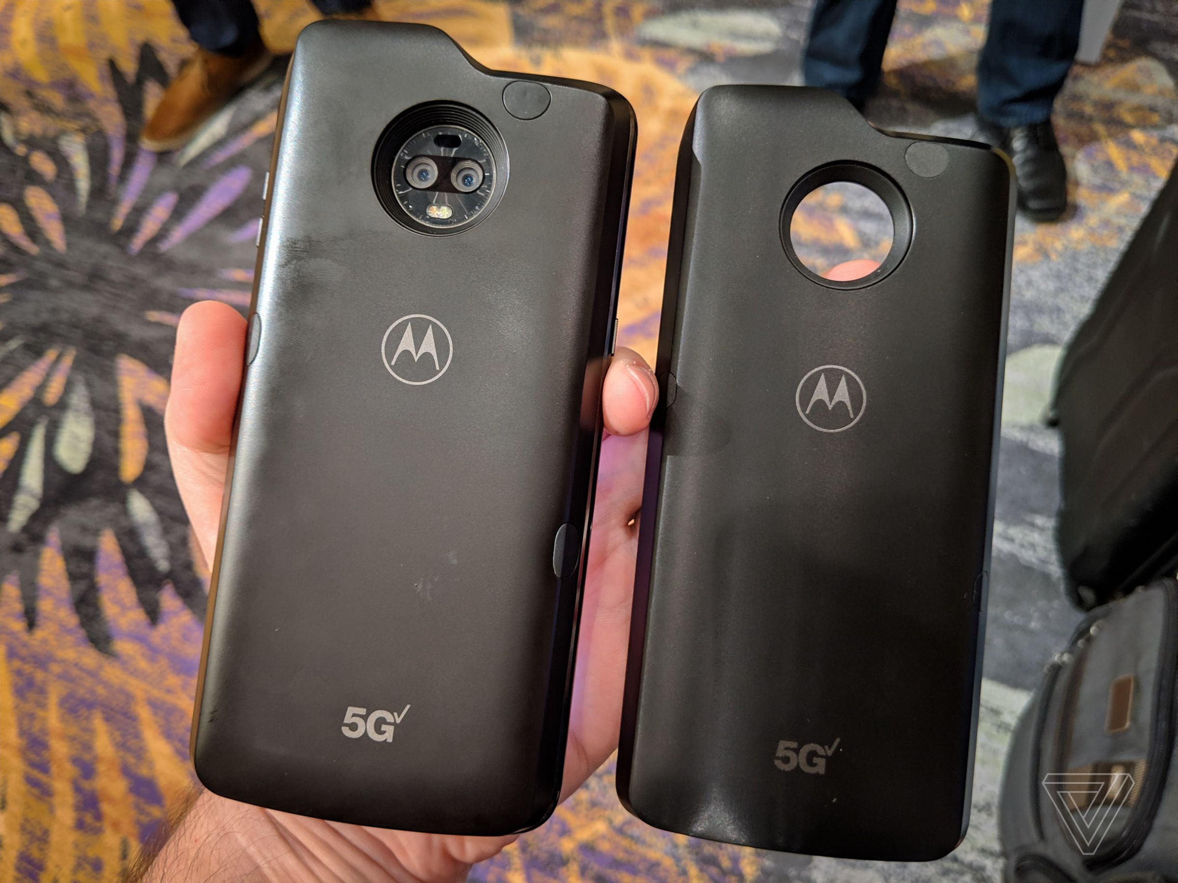 You can see the antenna locations on these 5G Moto Mod prototypes.