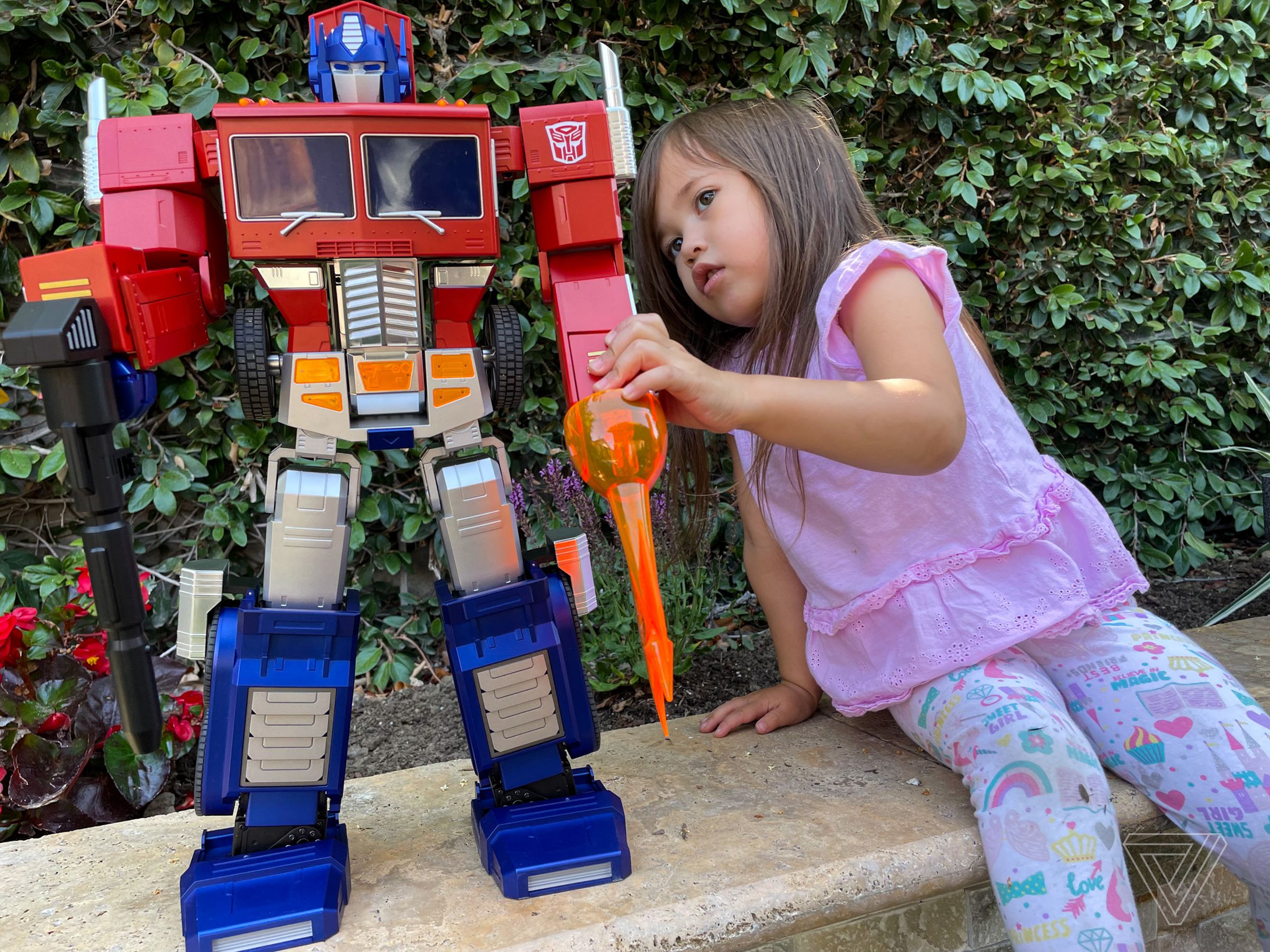 She also programmed Optimus to pose this way.