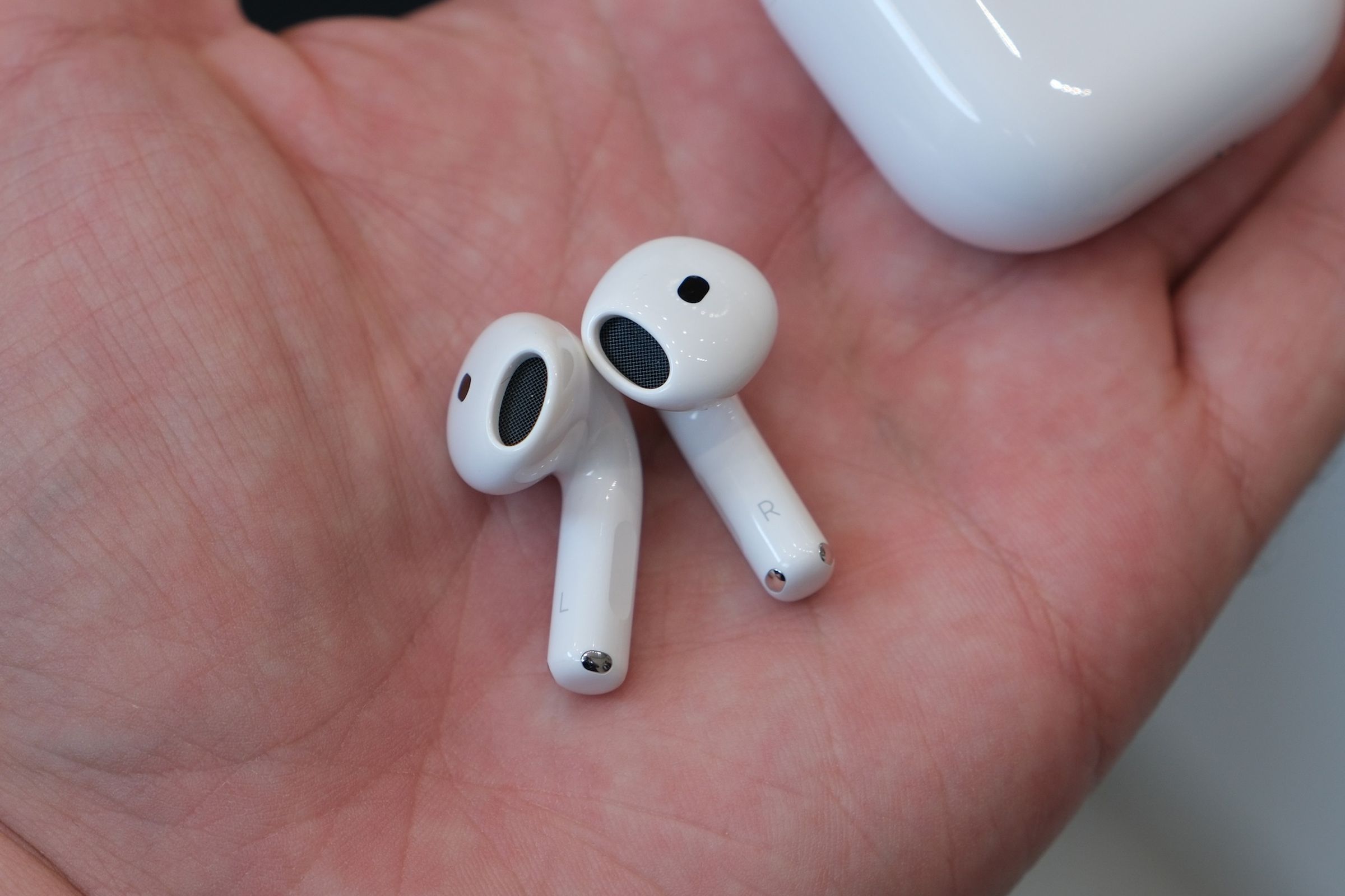 AirPods 4 - Figure 4