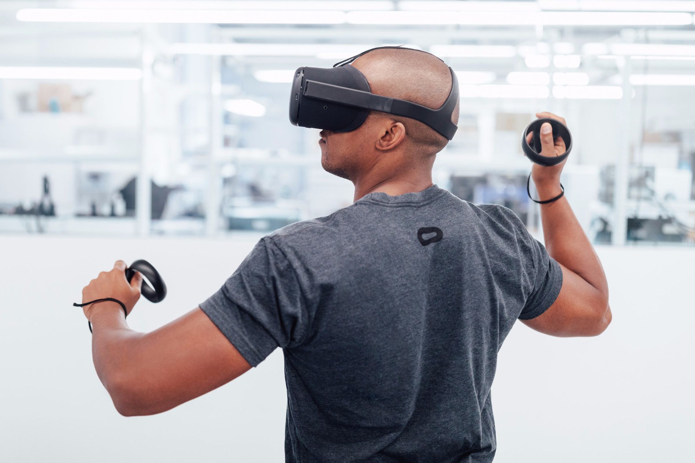 Oculus’ Santa Cruz prototype is a self-contained headset that uses inside-out tracking.