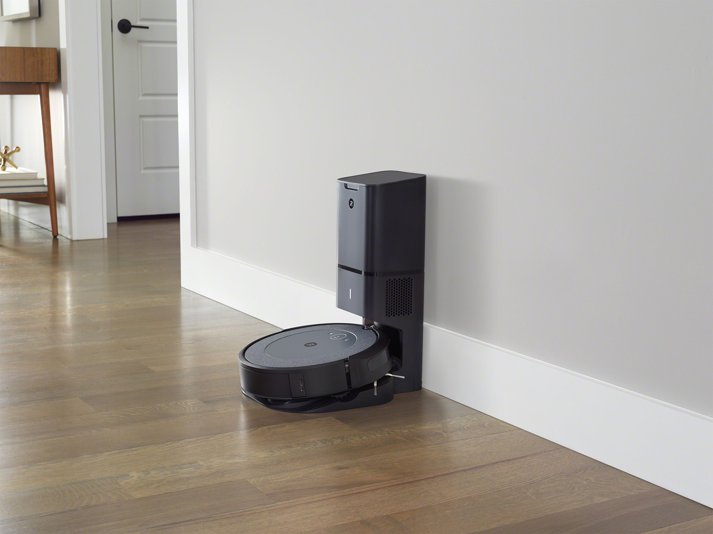 The Roomba i3 works with the Clean Base to empty the robot’s bin automatically.