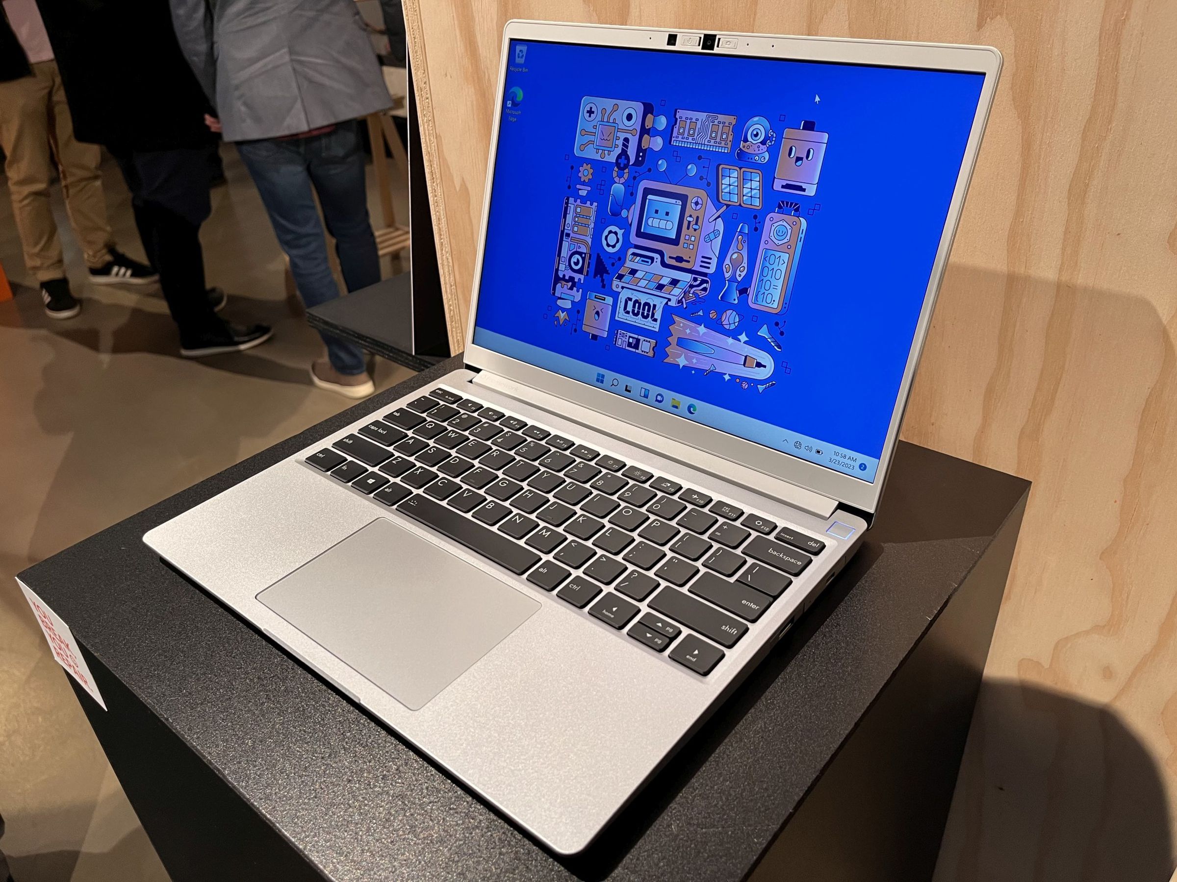 AMD or Intel, the laptop looks like this. We took this pic at Framework’s event today, where the AMD version was not actually on display.