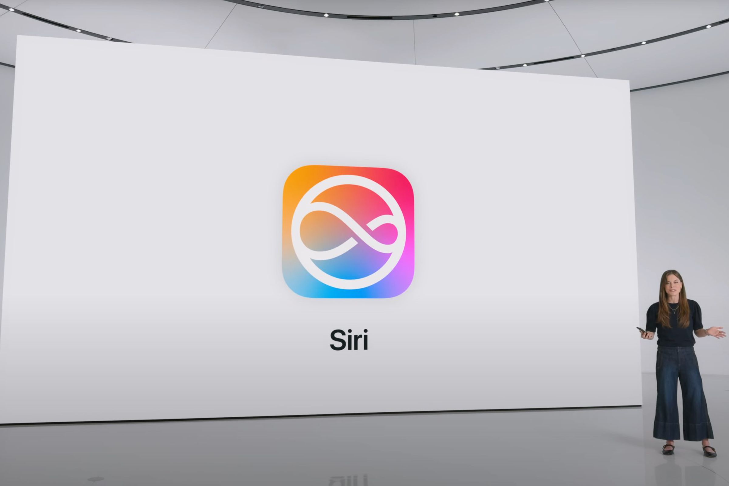 Apple showing off Siri’s updated logo at WWDC 2024.