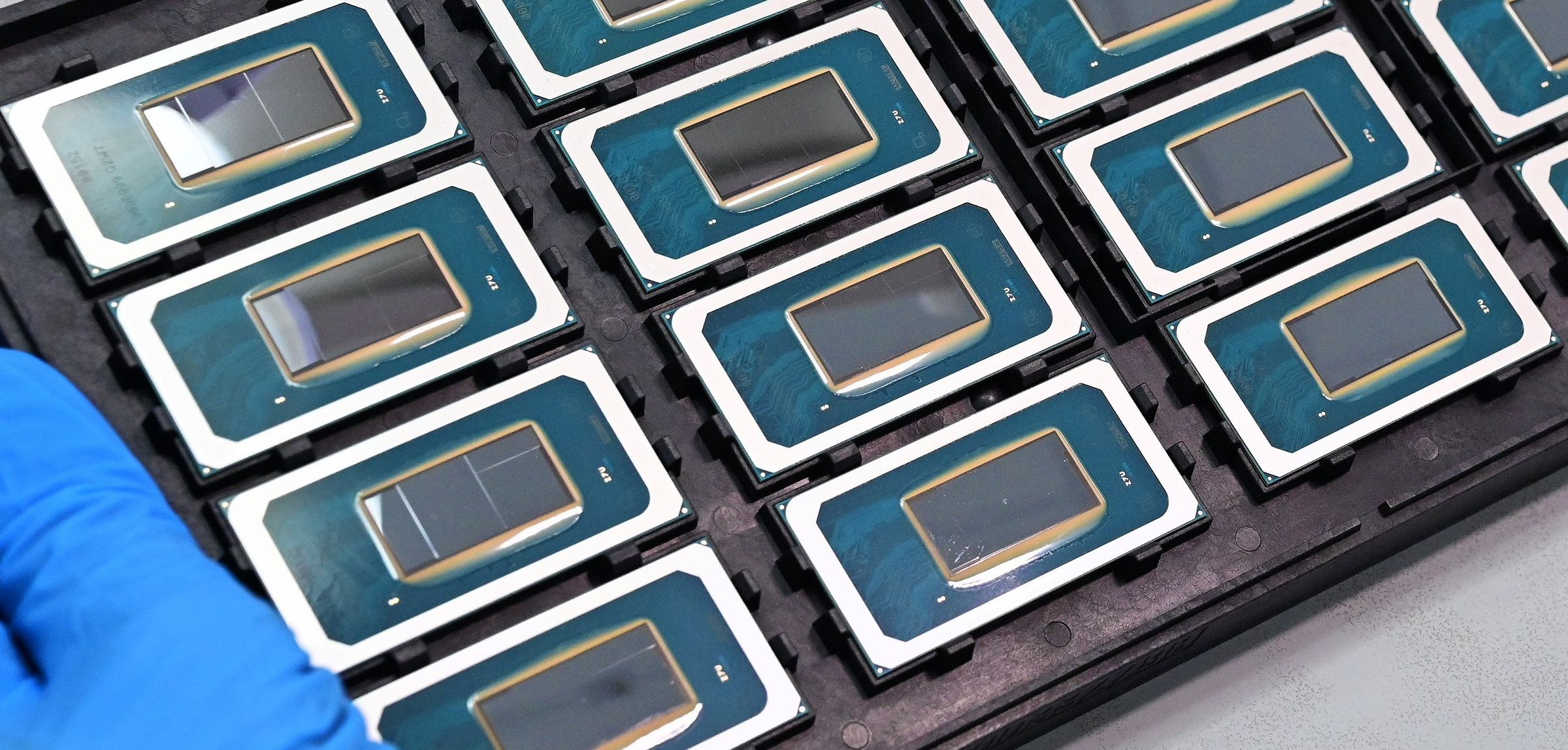Questi chip hanno linee tra i loro componenti su diversi processi.