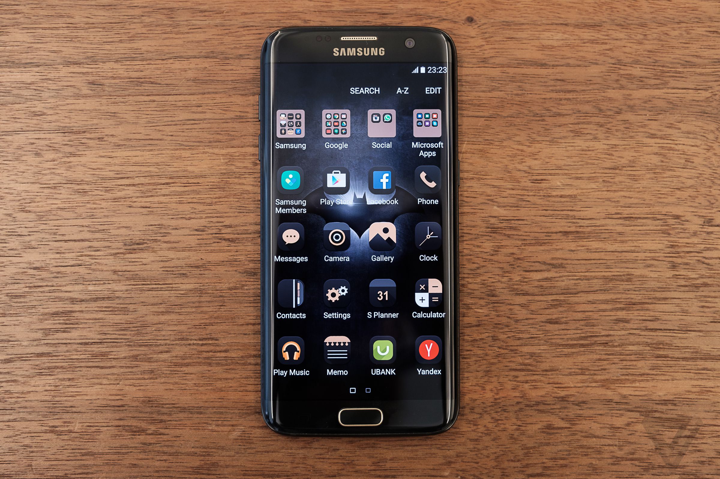 Samsung Galaxy S7 Edge Injustice Edition photos