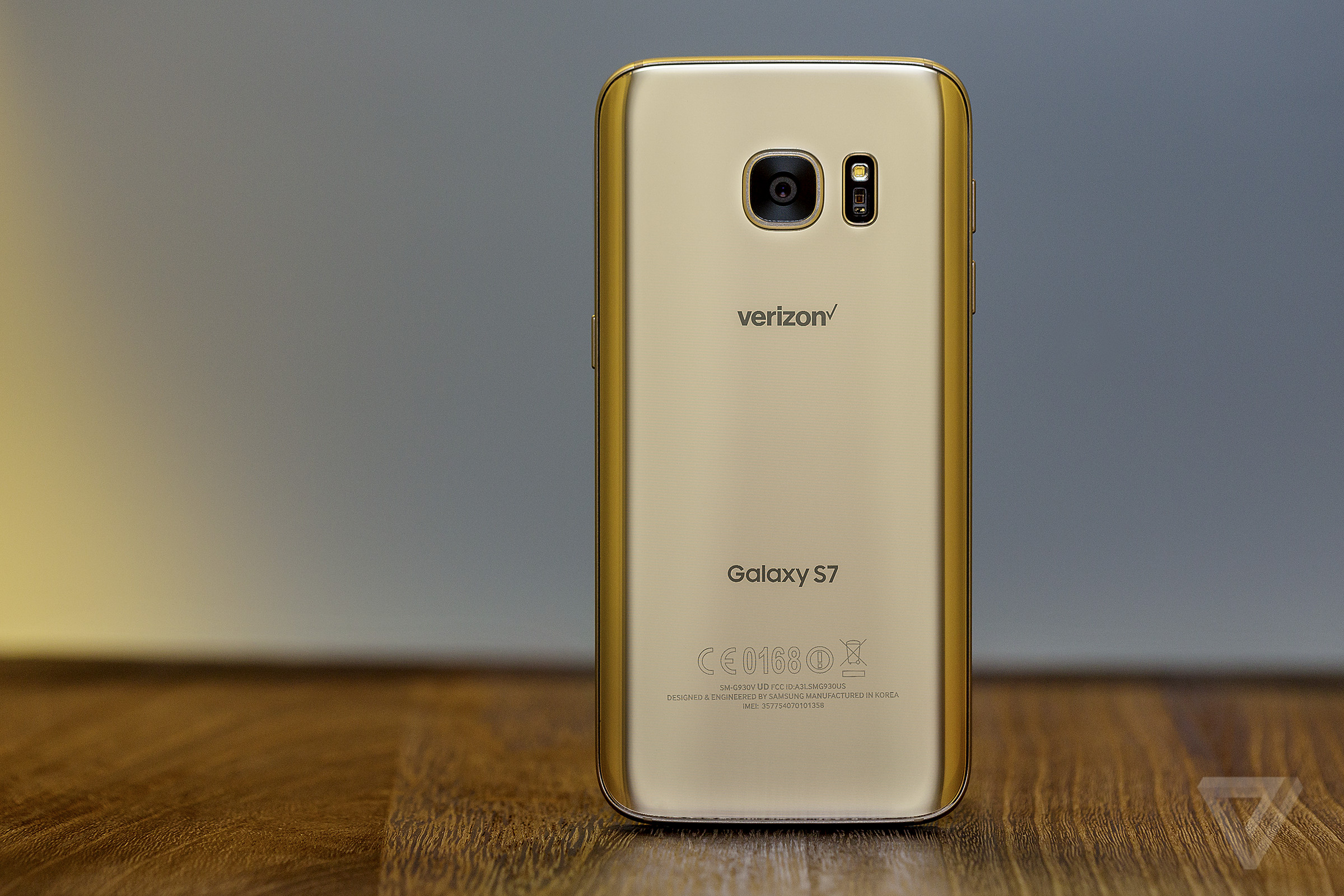 Samsung Galaxy S7 and S7 Edge in pictures