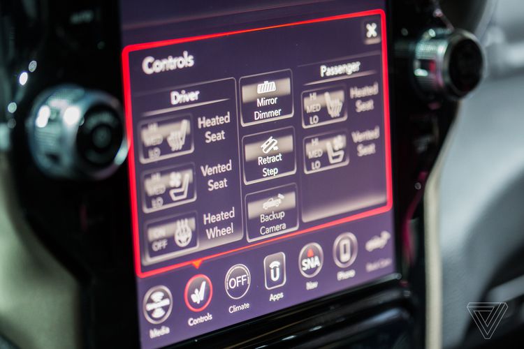 Fiat Chrysler sent an over-the-air update that is causing Uconnect to ...