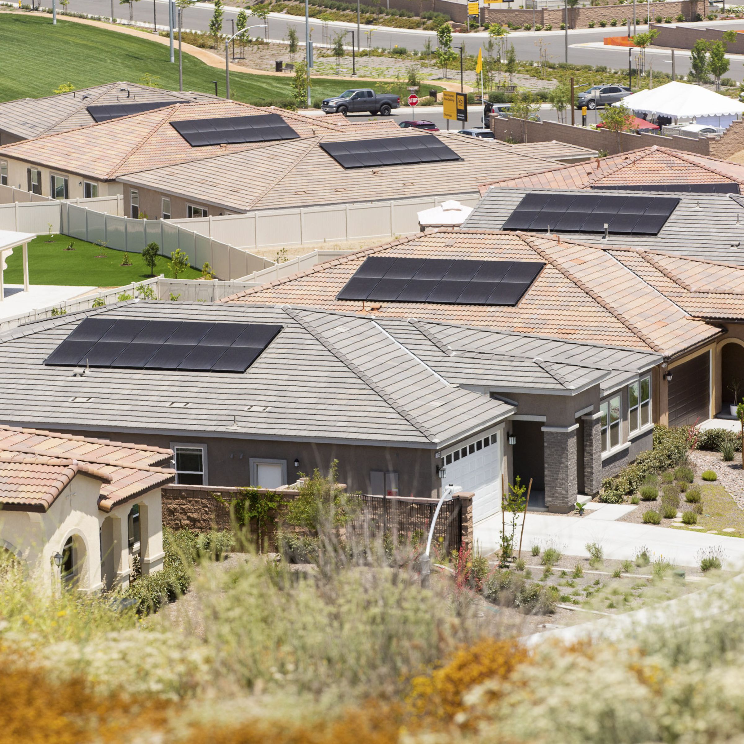 KB Home’s Durango at Shadow Mountain is an experimental smart microgrid community that is energy independent. It’s located about 90 miles southeast of Los Angeles, near Menifee, California.