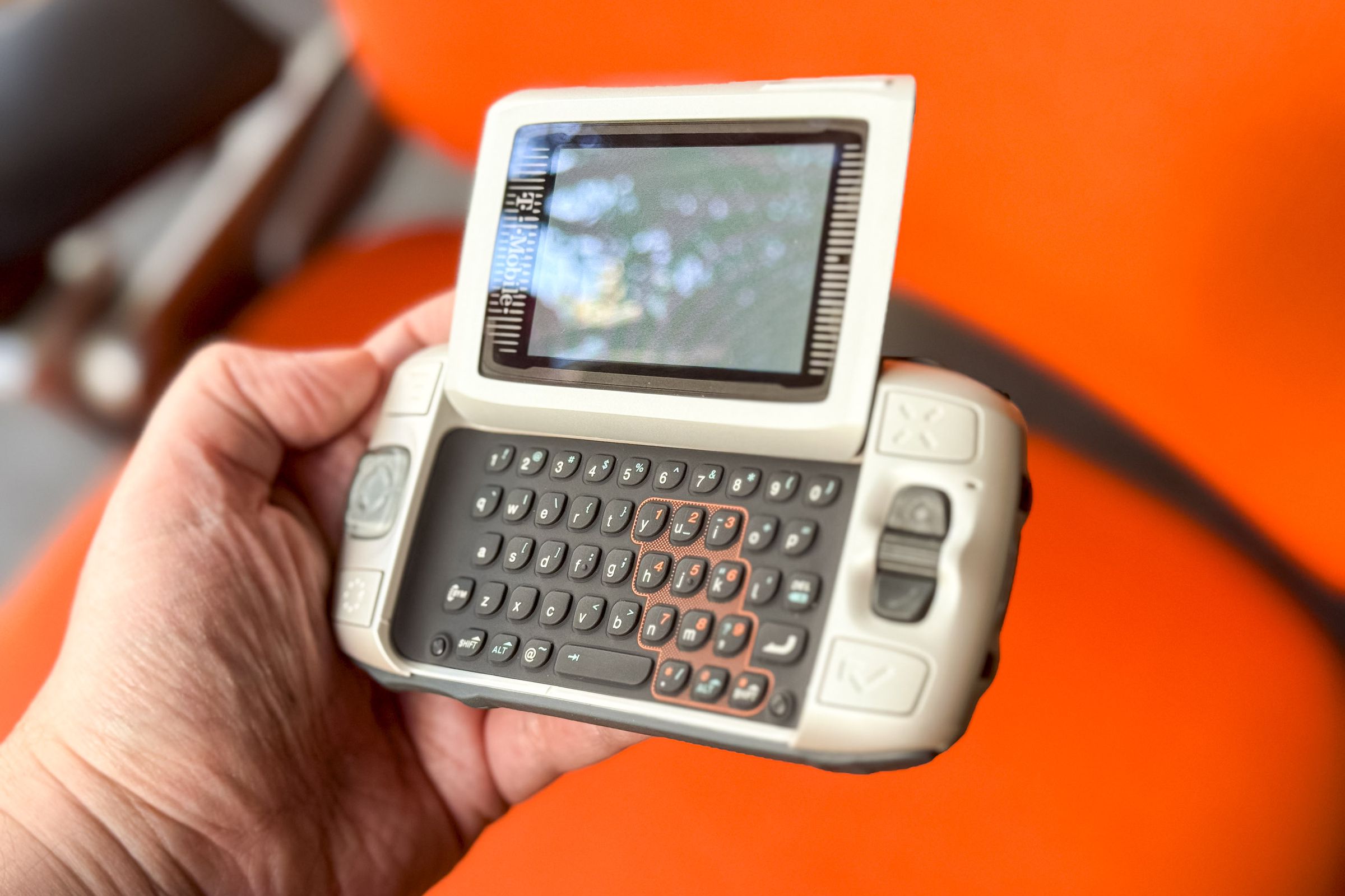 Most remember the swiveling screen, but there was much more to a Sidekick.