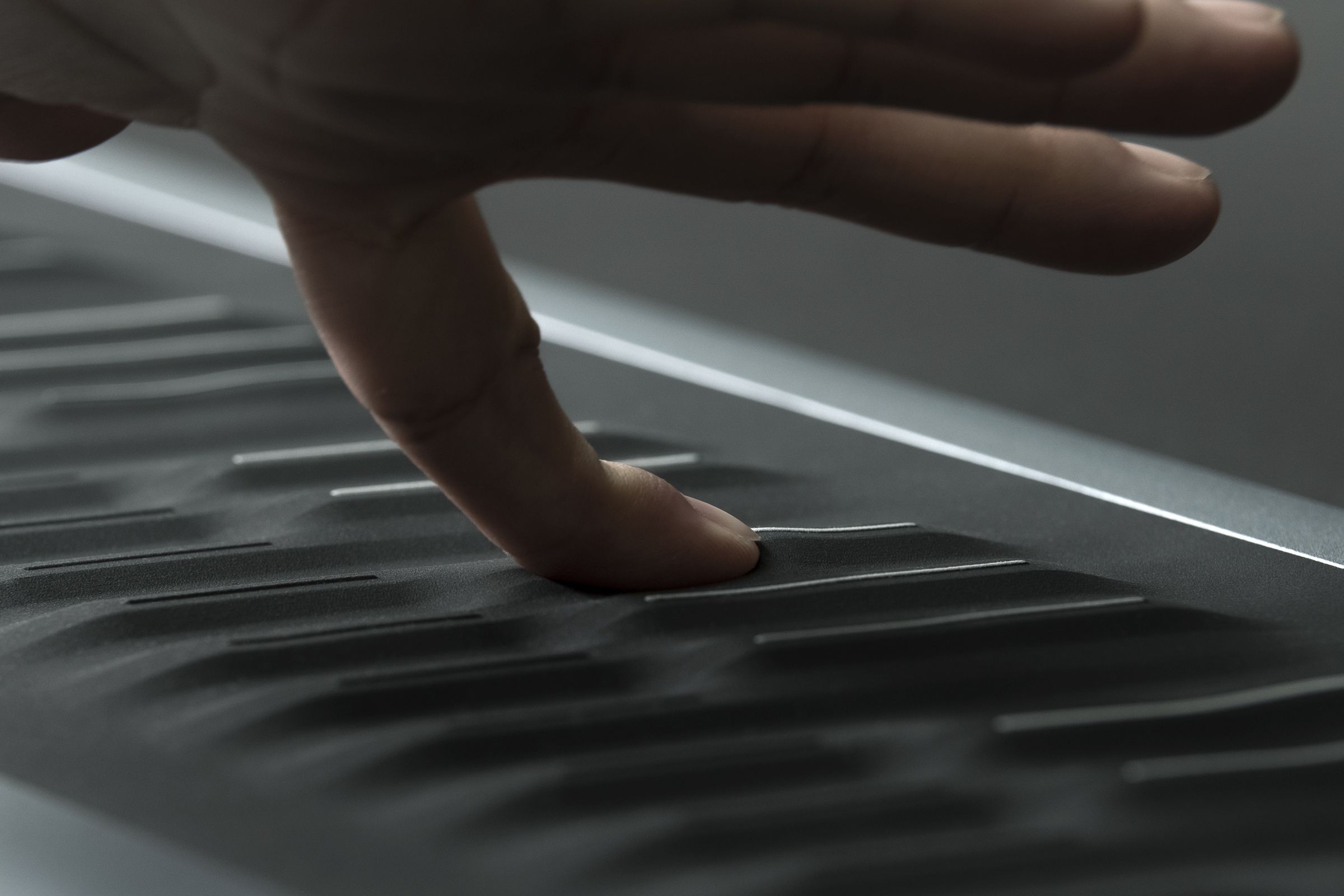 The big feature of the Seaboard Rise 2 is the addition of “frets” to each key, that let players feel their way across notes. 