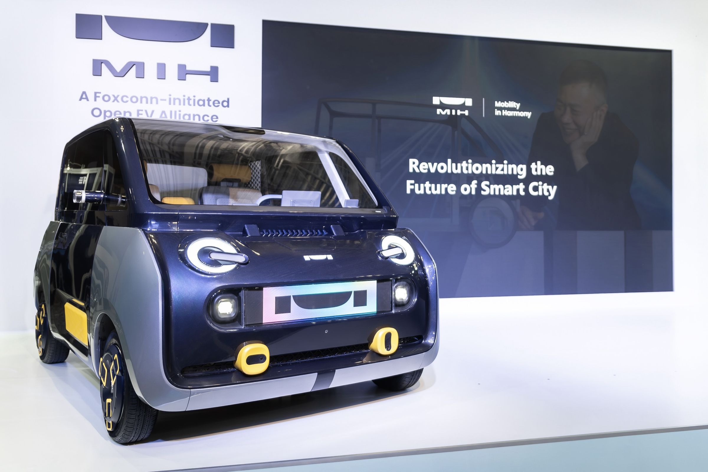 MIH Consortium Unveils Innovative Urban Mobility Solutions at Japan Mobility Show - CleanTechnica