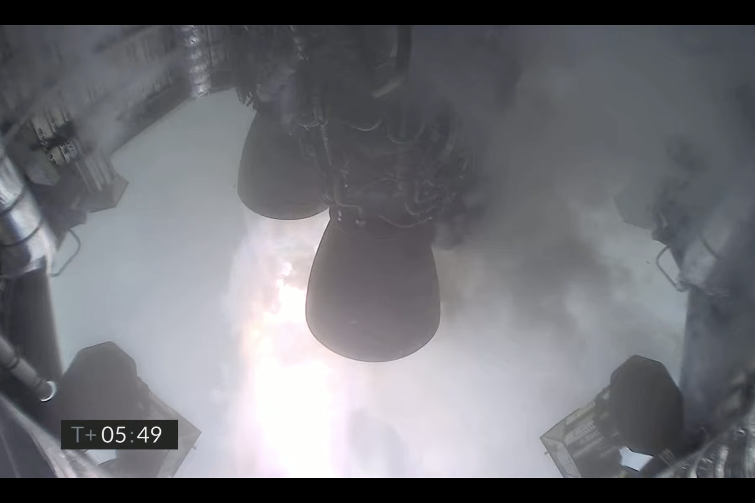 One of the last visuals from SpaceX’s SN11 before it exploded.