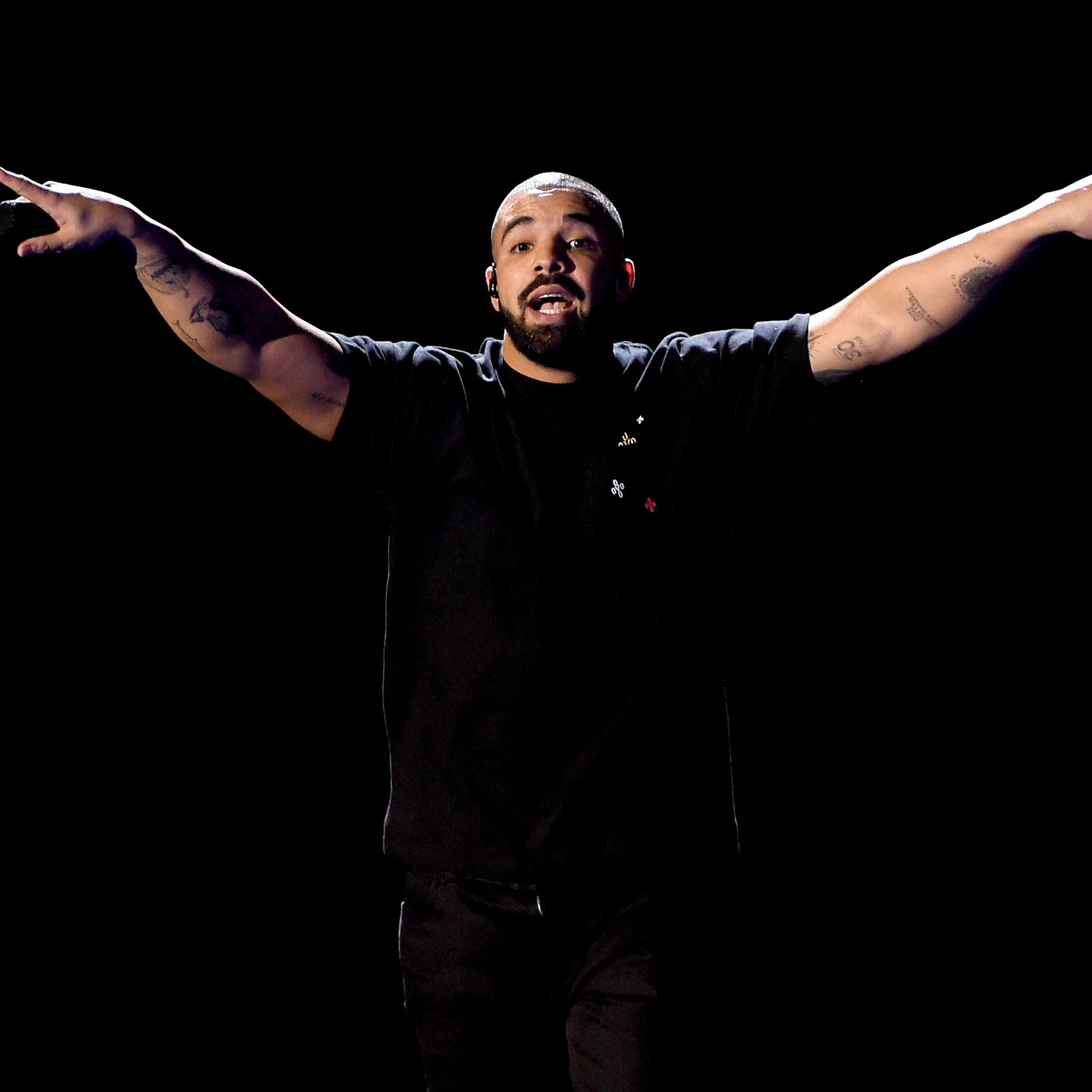 2016 iHeartRadio Music Festival - Night 1 - Show