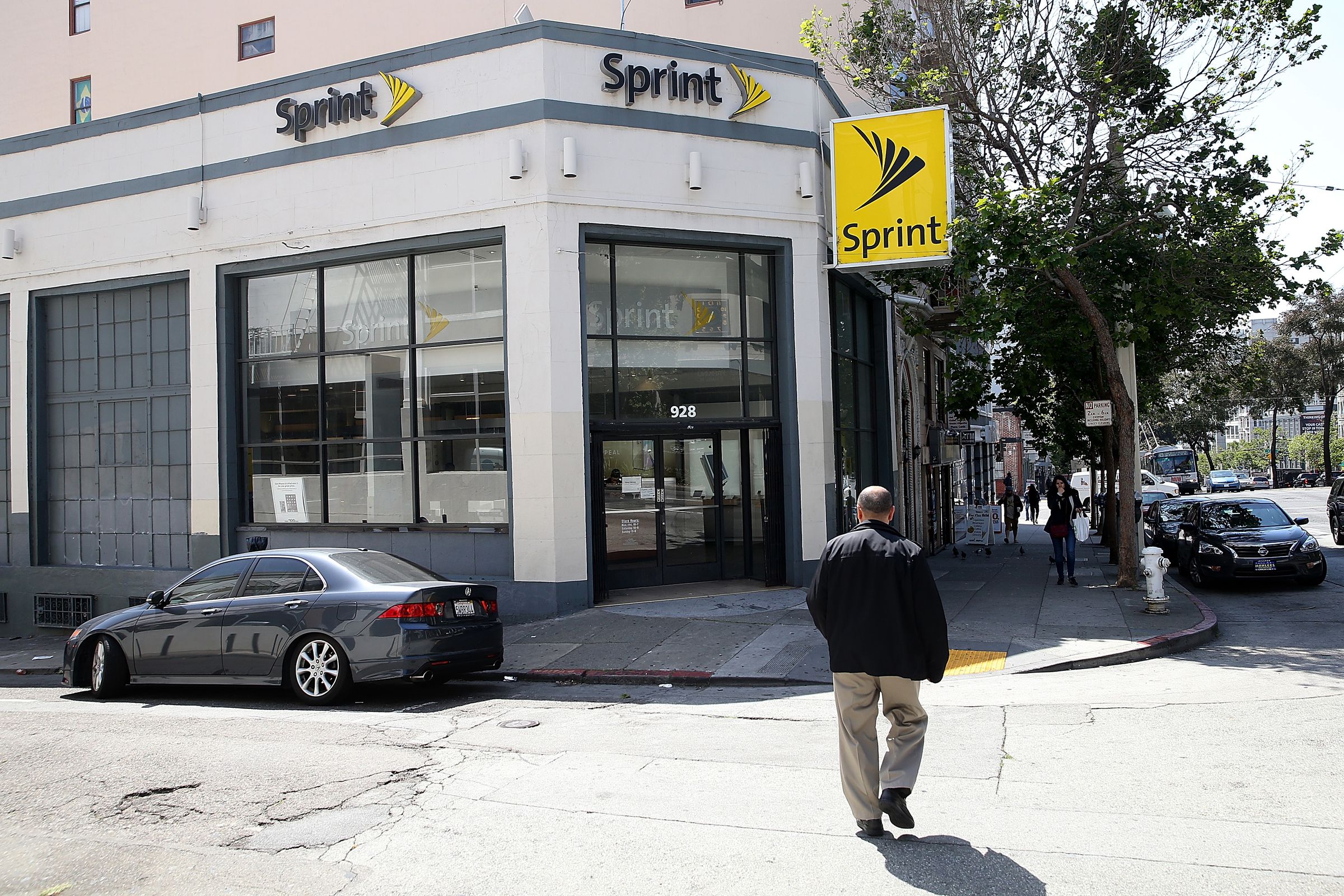Sprint Reports Q4 Loss Of $224 Million