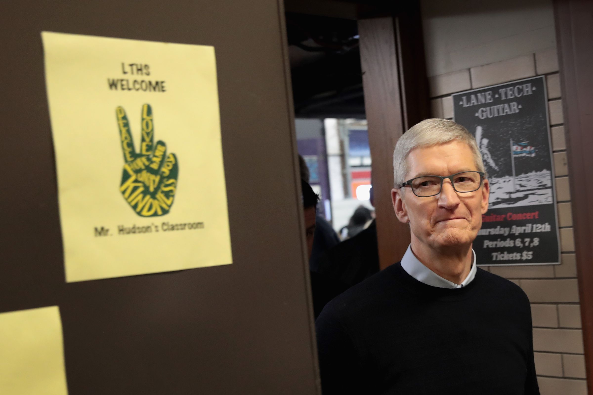 Apple Hosts Education Event At Chicago High School