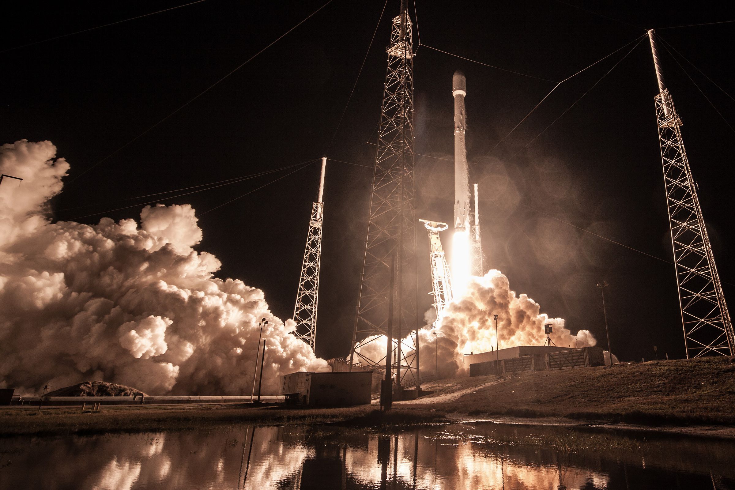 SpaceX’s Falcon 9 taking off with Zuma on board