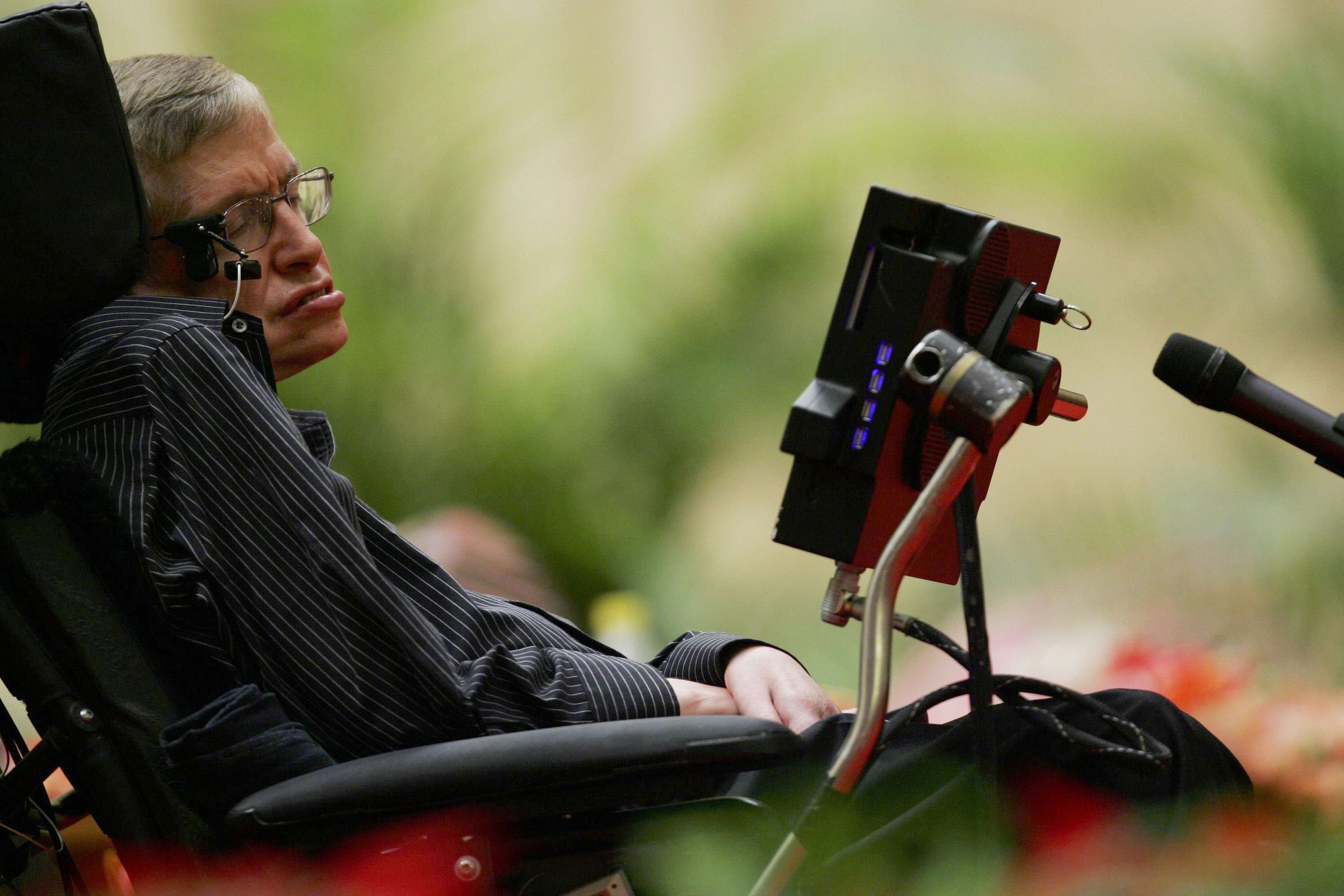 British Scientist Stephen Hawking Visits China
