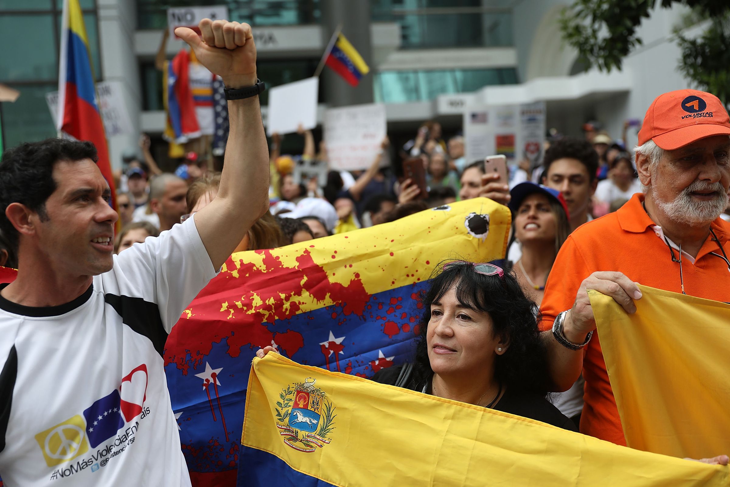 Venezuelans In Miami Protest The Country’s Elections Taking Place Today