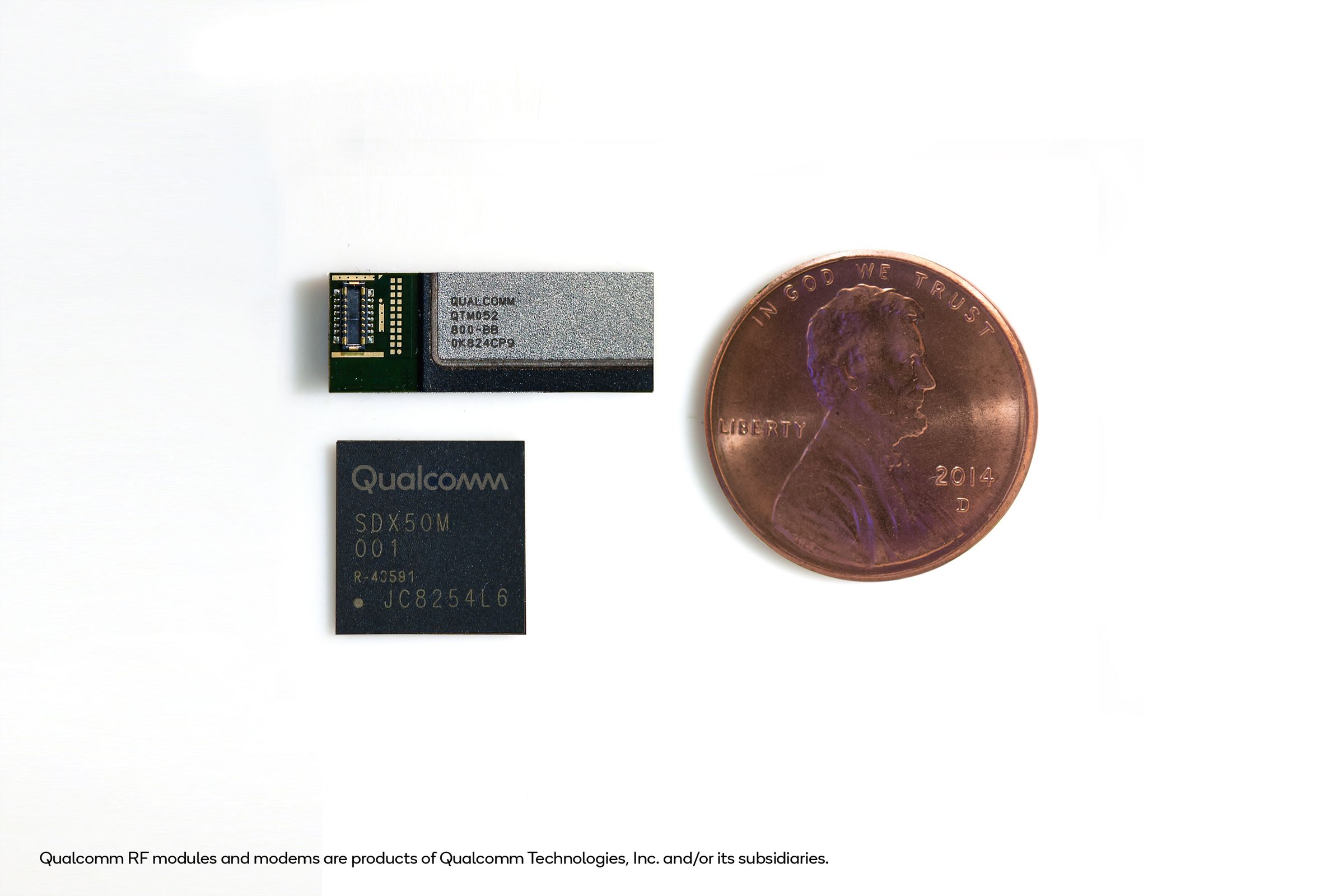 The new antenna module, pictured with Qualcomm’s 5G X50 modem (penny for scale)