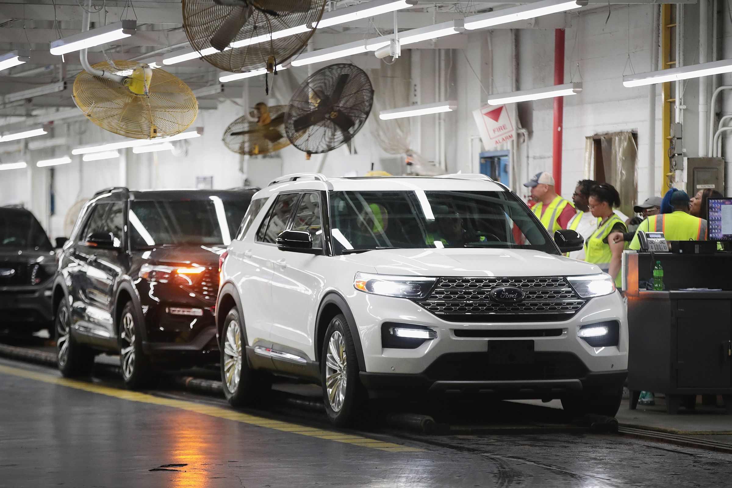 Ford’s Chicago Assembly Plant Builds Explorers, Police Interceptors, And Lincoln Aviators