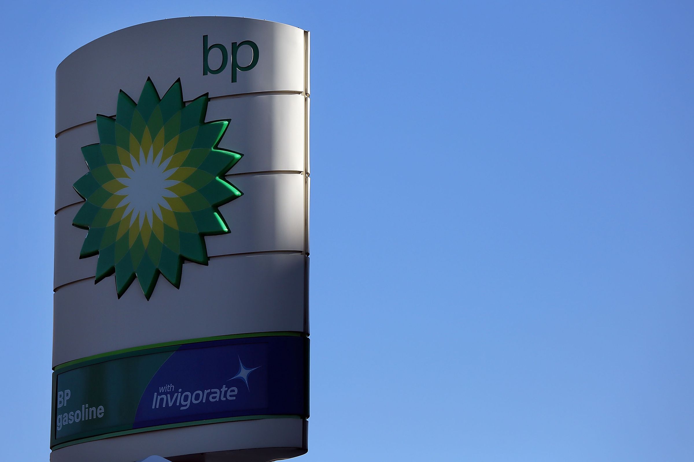 BP To Cut 3000 Jobs As Earnings Plunge