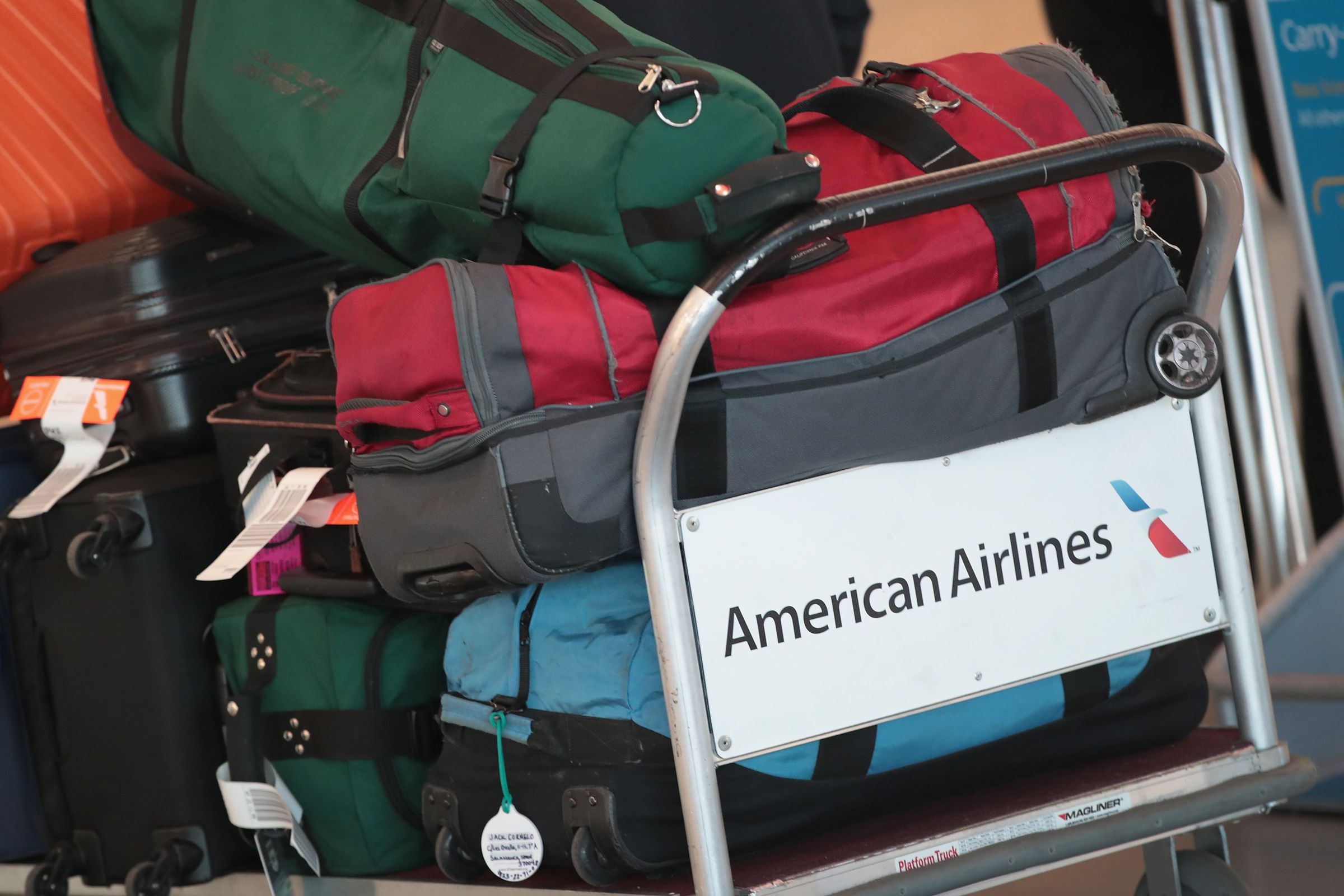American Airlines Computer Glitch Leaves 15,000 Holiday Flights Without Pilots