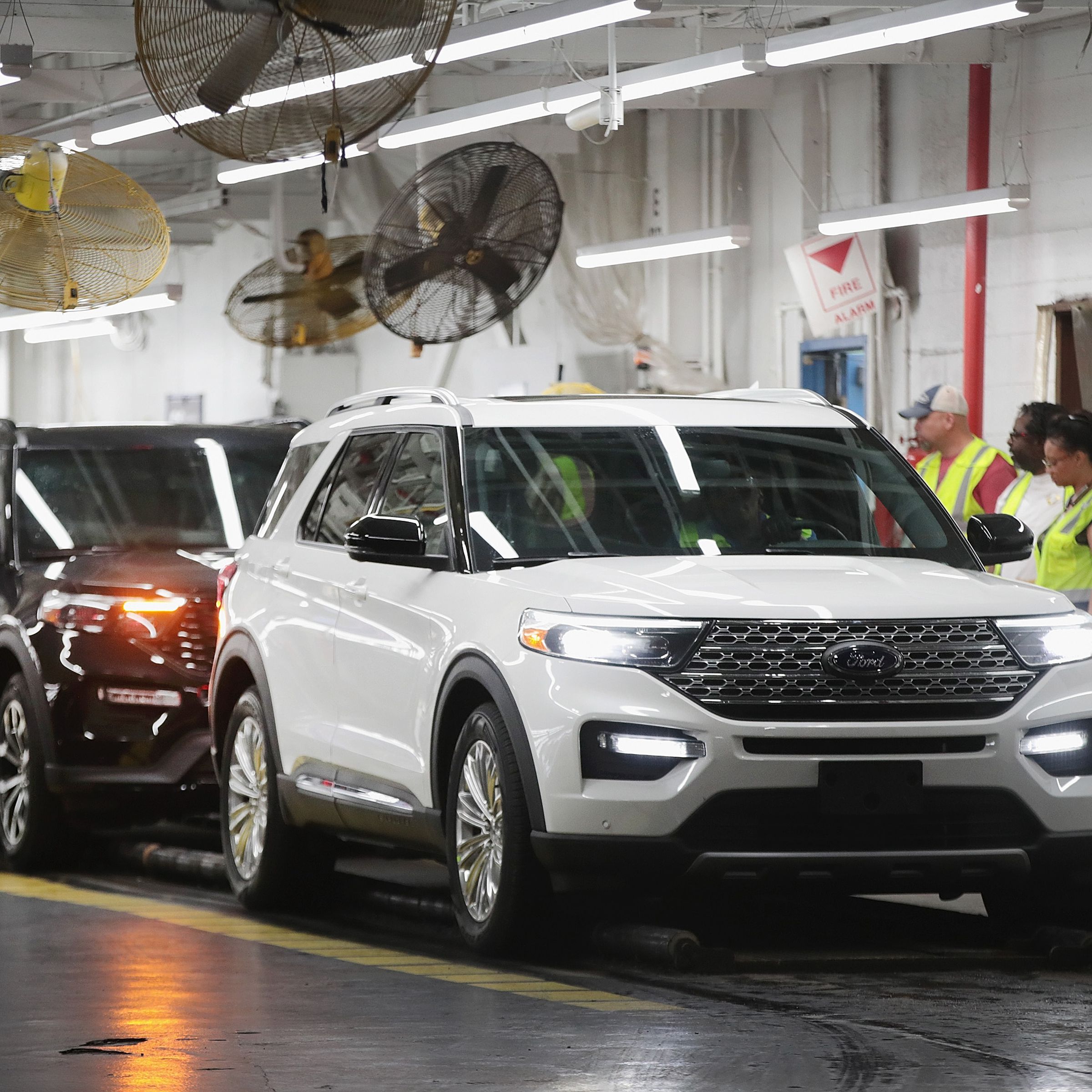 Ford’s Chicago Assembly Plant Builds Explorers, Police Interceptors, And Lincoln Aviators