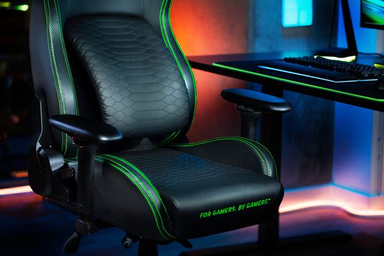 Razer’s first gaming chair is a curvier Secretlab Omega / Titan with ...