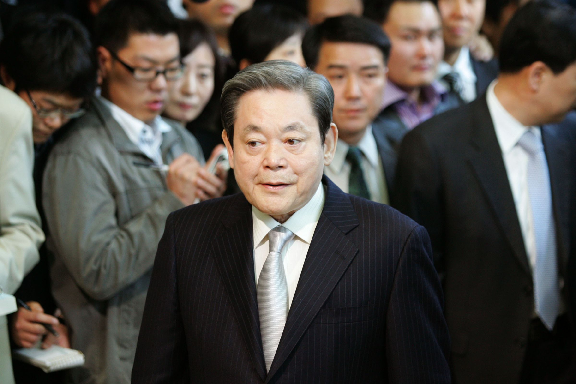 Samsung Group chairman Lee Kun-Hee Denies Corruption Charges