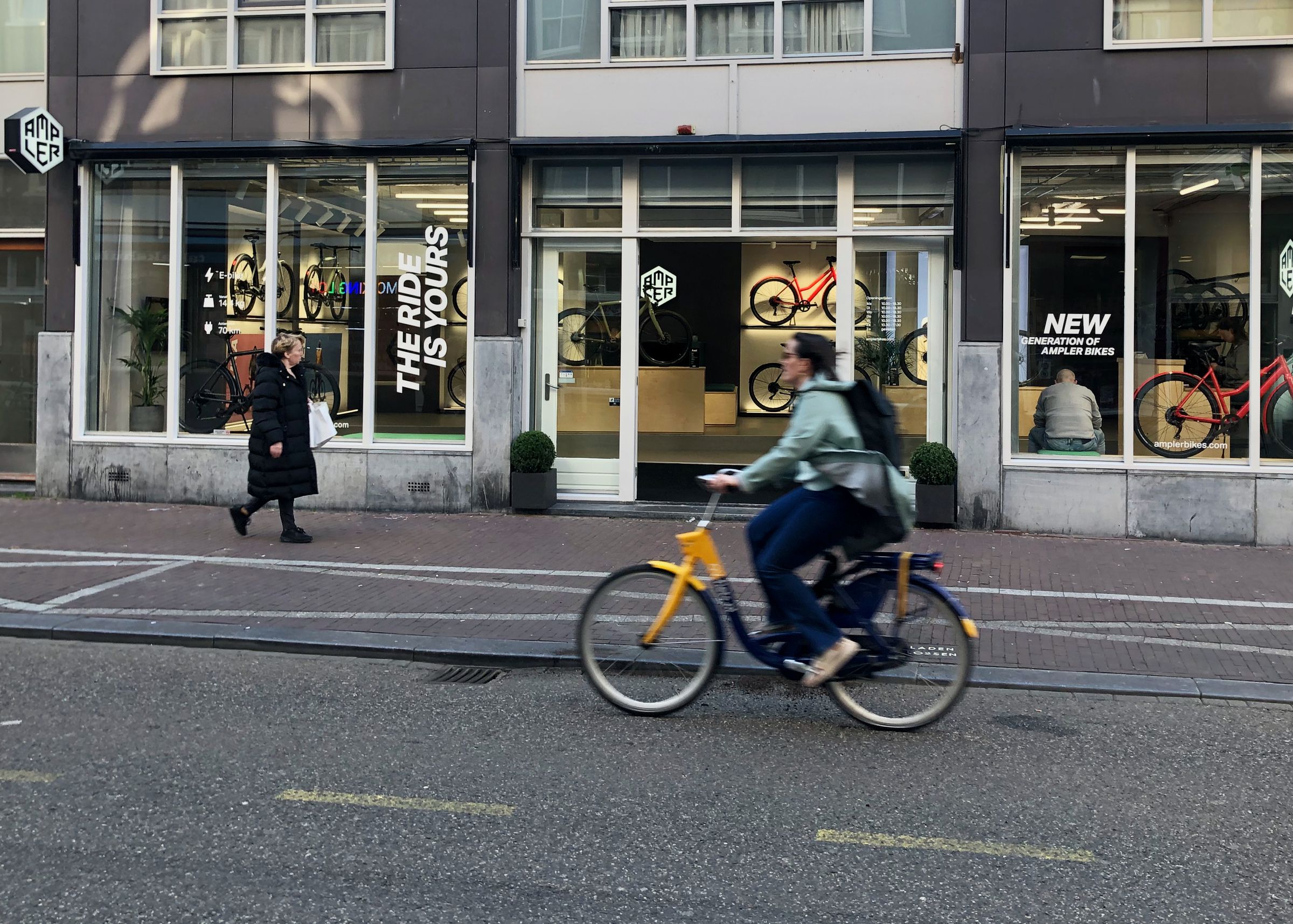 Amsterdam’s Ampler showroom and service center opened last year just steps from Central Station (click here to enlarge).