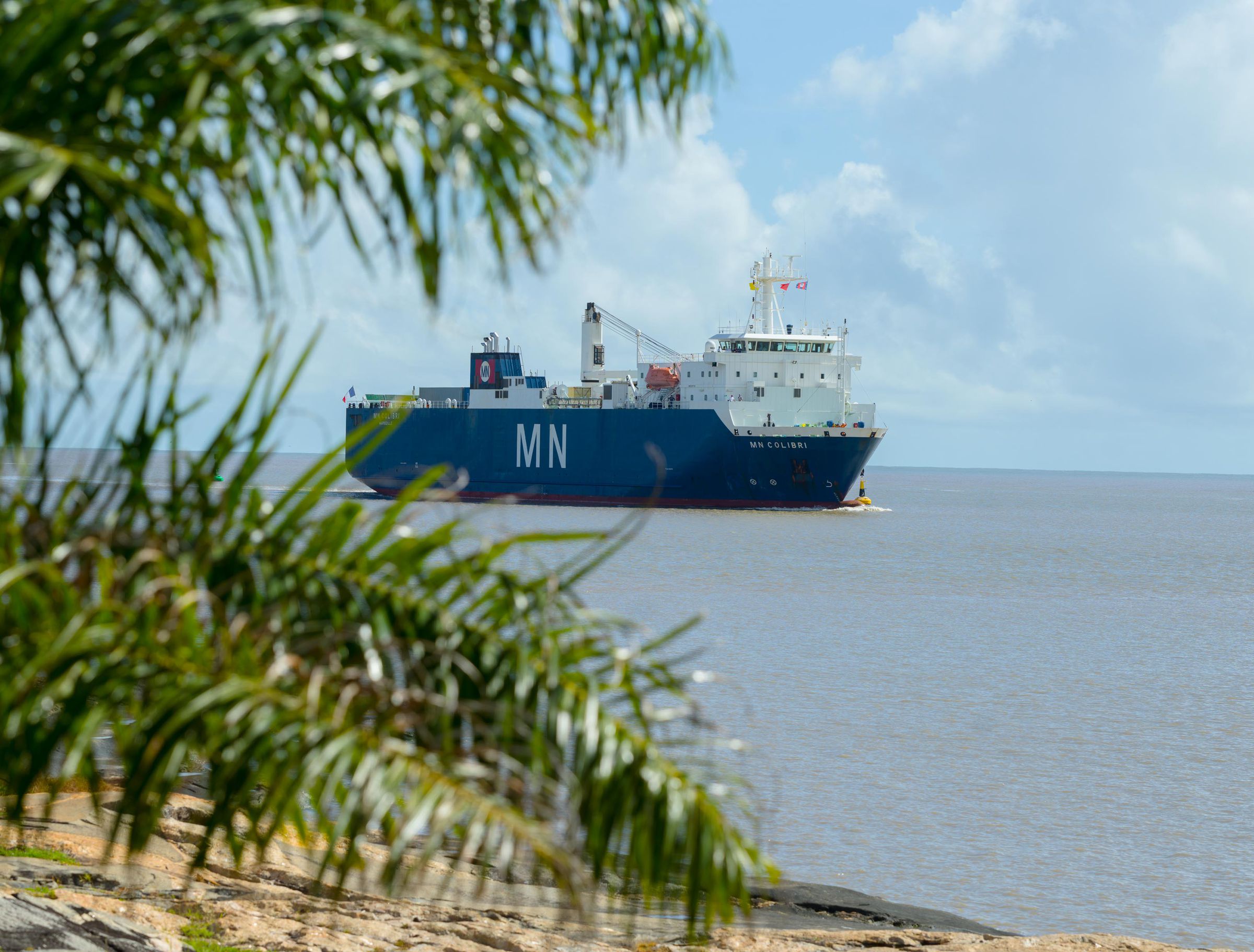 JWST arriving in French Guiana aboard the MN Colibri