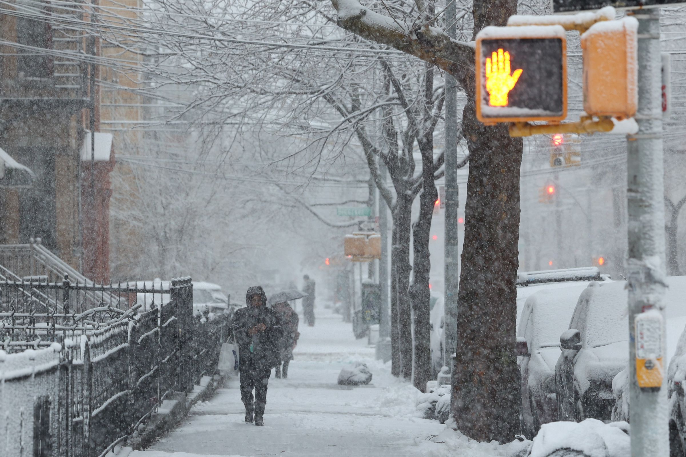 Snow fallingon a New York City street