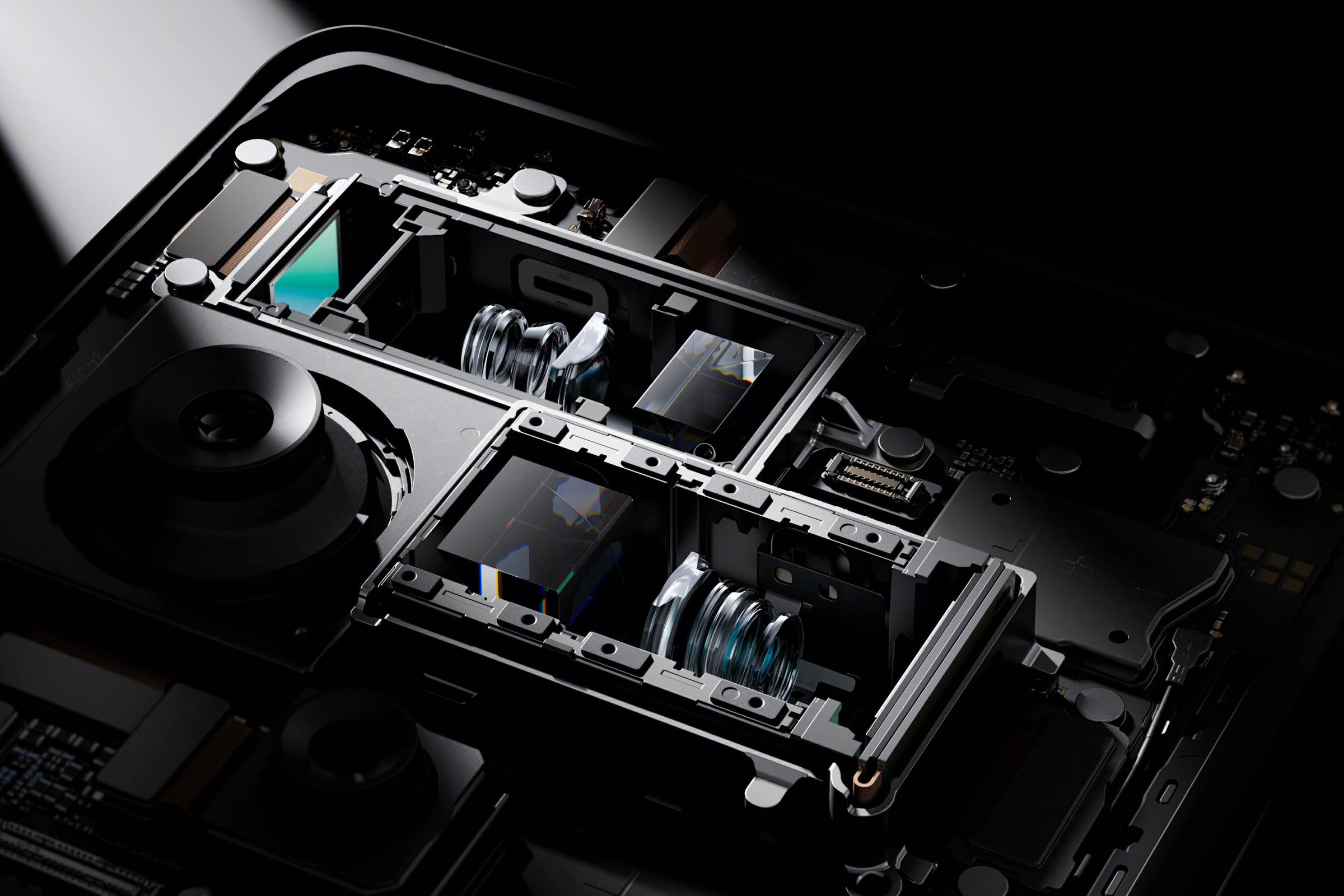 Cross section of camera system in Find X7 Ultra.