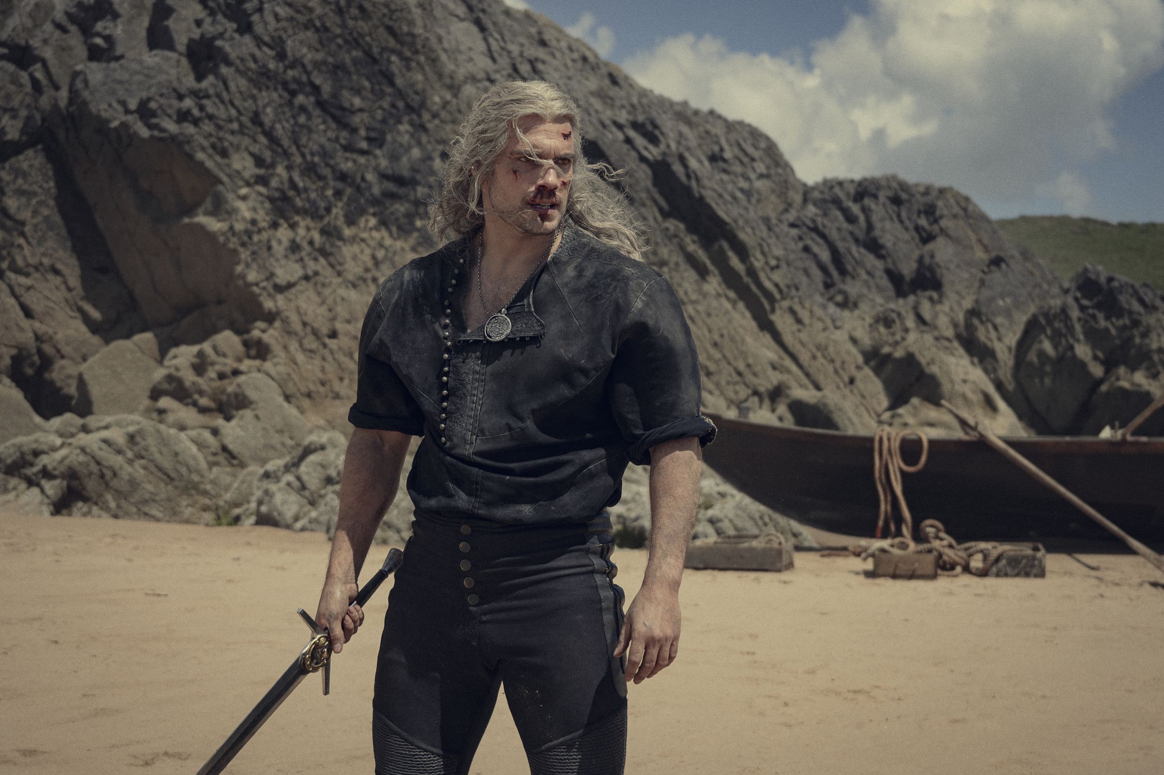 A photo of Henry Cavill in season 3 of The Witcher.
