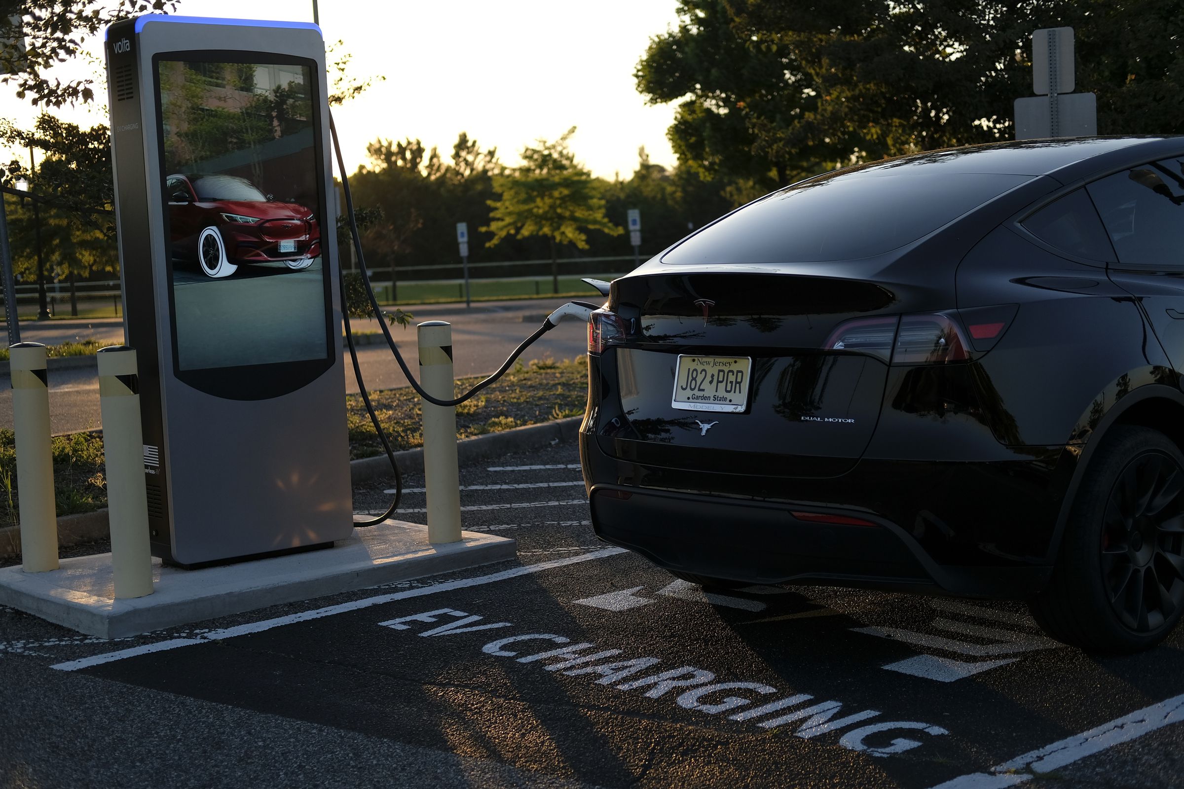 Biden administration to secure $5 billion funding to create electric vehicle chargers across the US