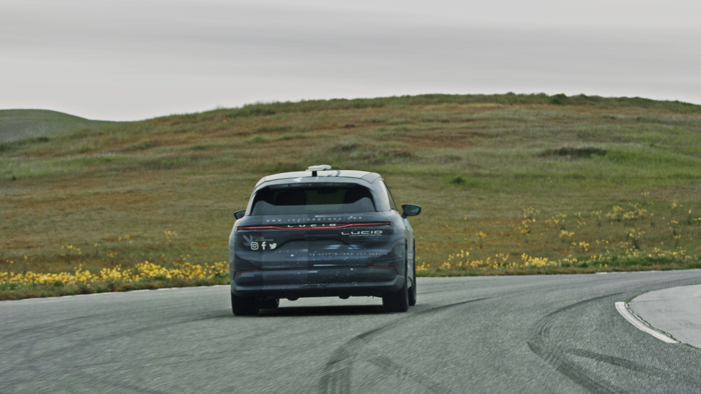 The contraption mounted on top of the Lucid Gravity could be a sensor for autonomous driving technology.