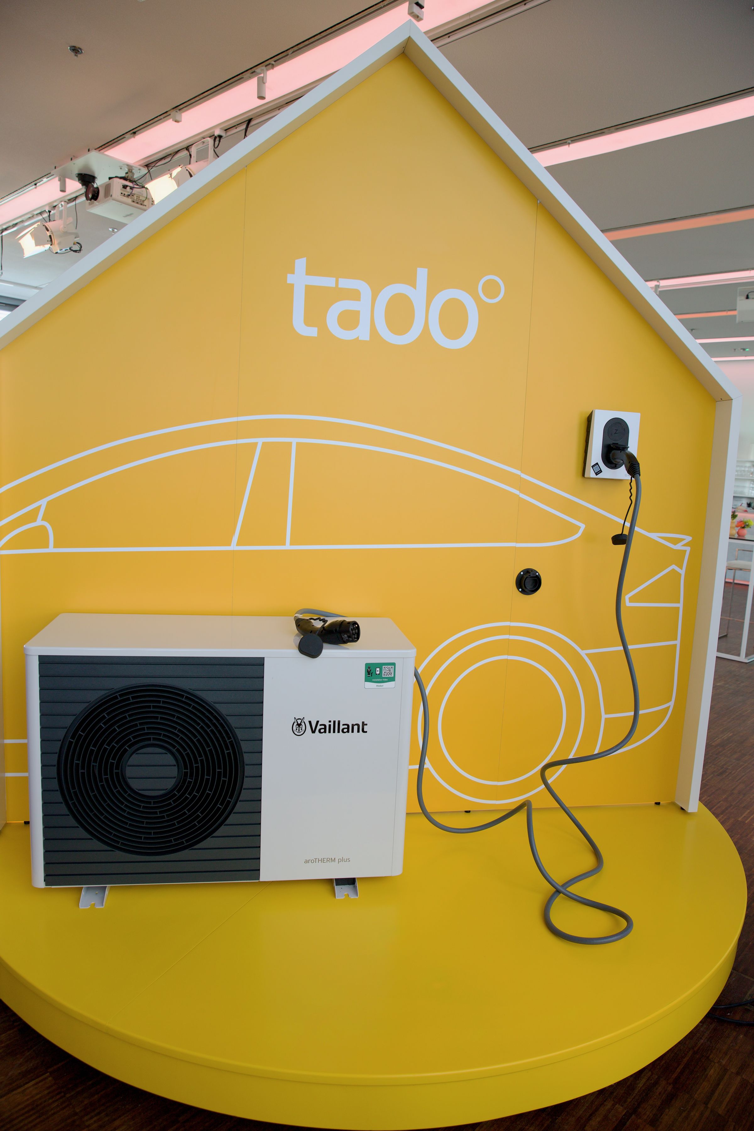 European smart energy company Tado launched a new smart heat pump controller and EV charging app.