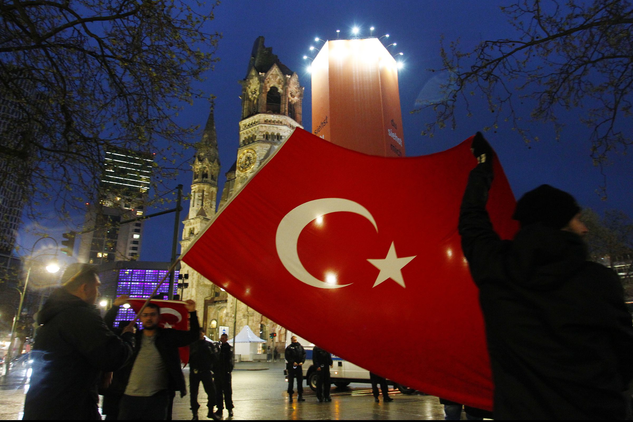 Expatriate Turks React To Referendum Result