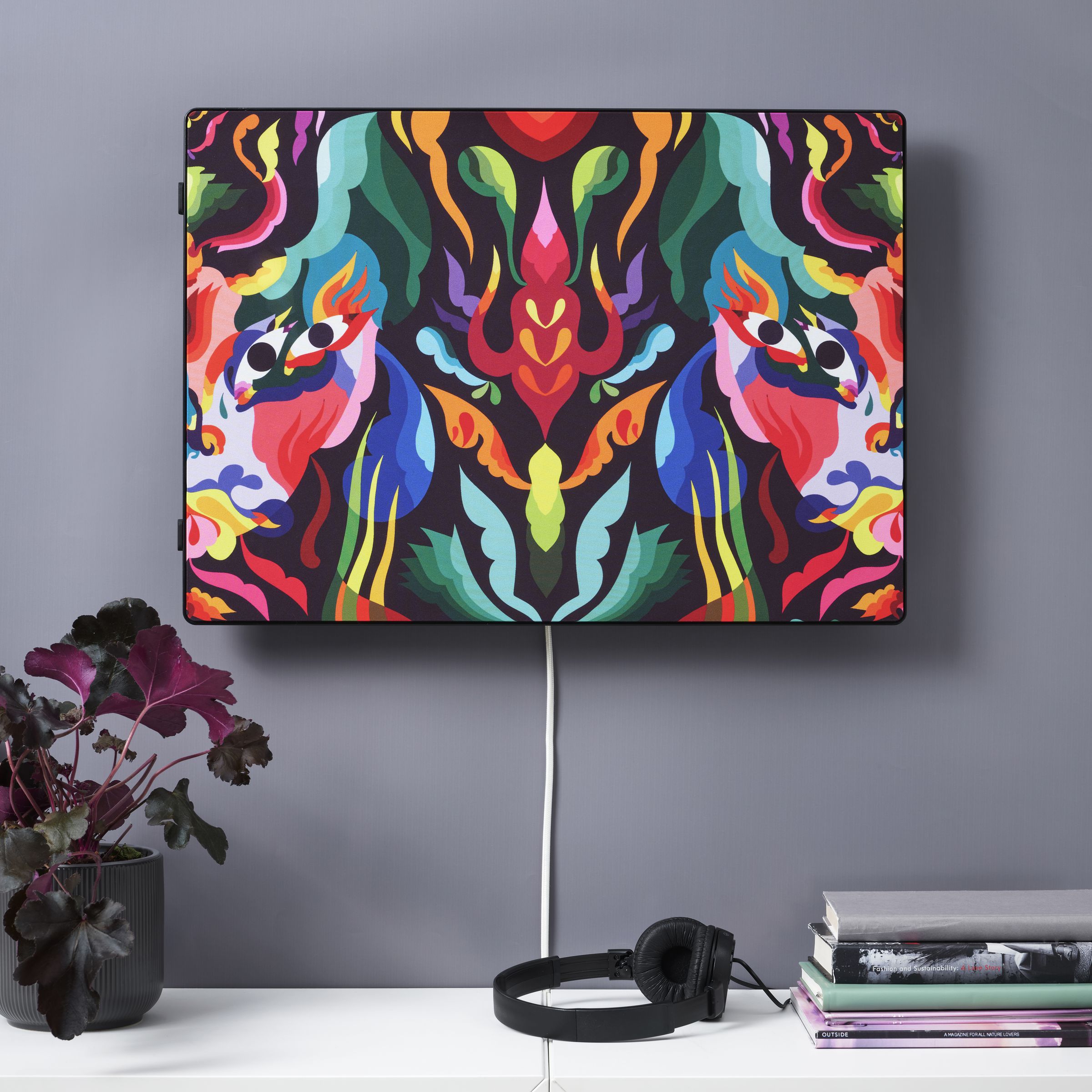 Diana Ordóñez’ print on a Symfonisk picture frame speaker is inspired by the colorful masks of Colombian carnival.