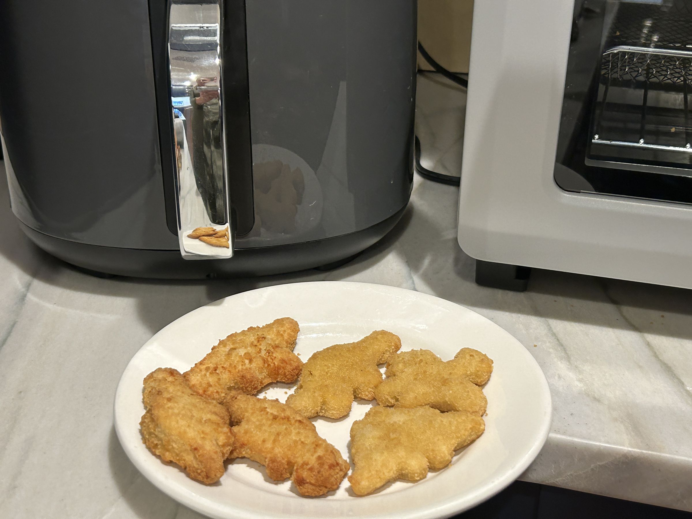 The Tovala’s air fryer mode was no match for my Ninja. The nuggets on the right were from the Tovala, and the ones on the left were from the Ninja.
