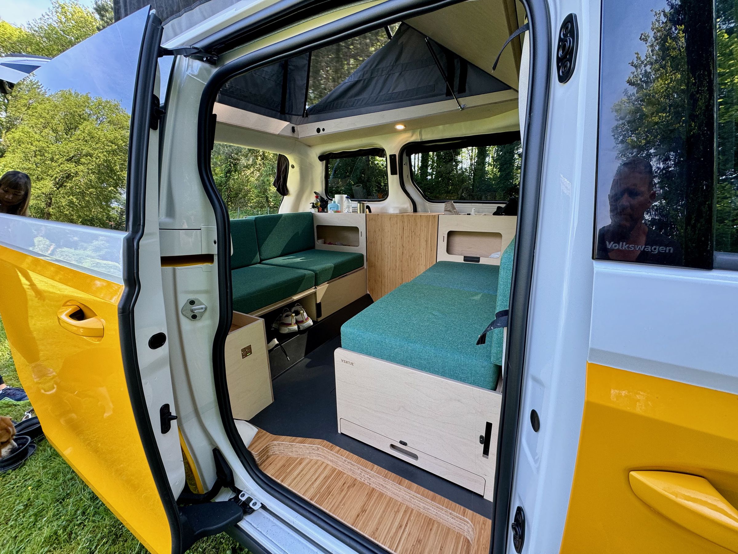 <em>The eVentje makes it easy to step inside. At the bottom of the bench seat, you can see a tray. That’s where the flat-packed furniture set is stored.</em>