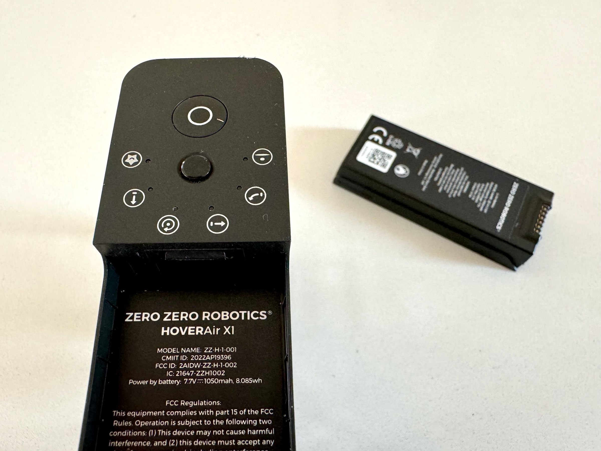 <em>The battery removed and a closer look at the user interface that can be accompanied by voice prompts.</em>