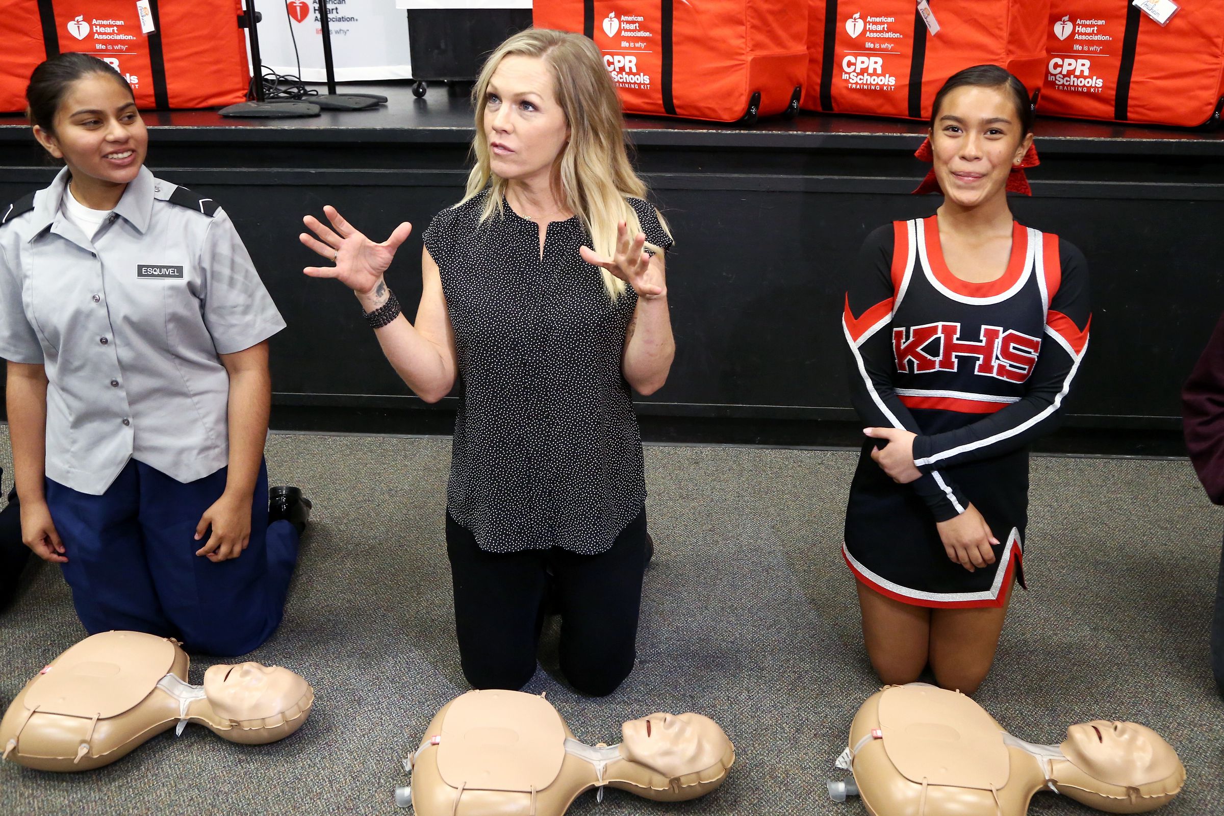 Jennie Garth Joins Visit Anaheim To Donate Life Saving CPR Kits To Local Anaheim High Schools