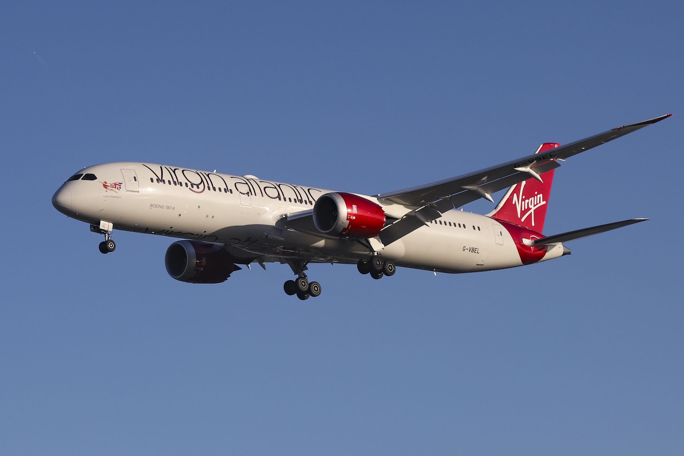 Virgin Atlantic Airways Boeing 787-9 Dreamliner seen landing...
