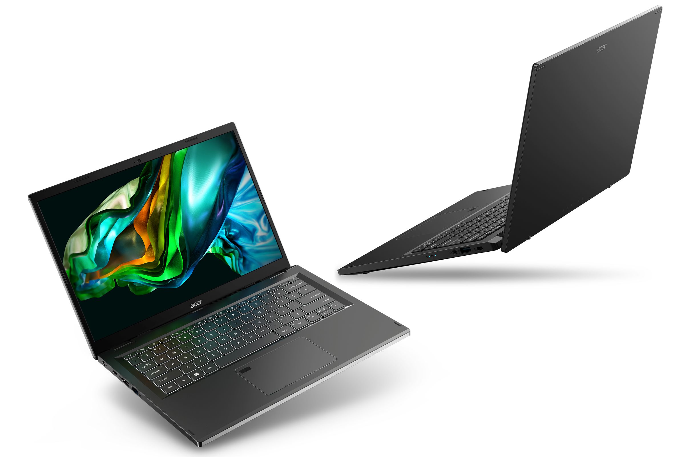 An image showing an Aspire 5 laptop from the front and back
