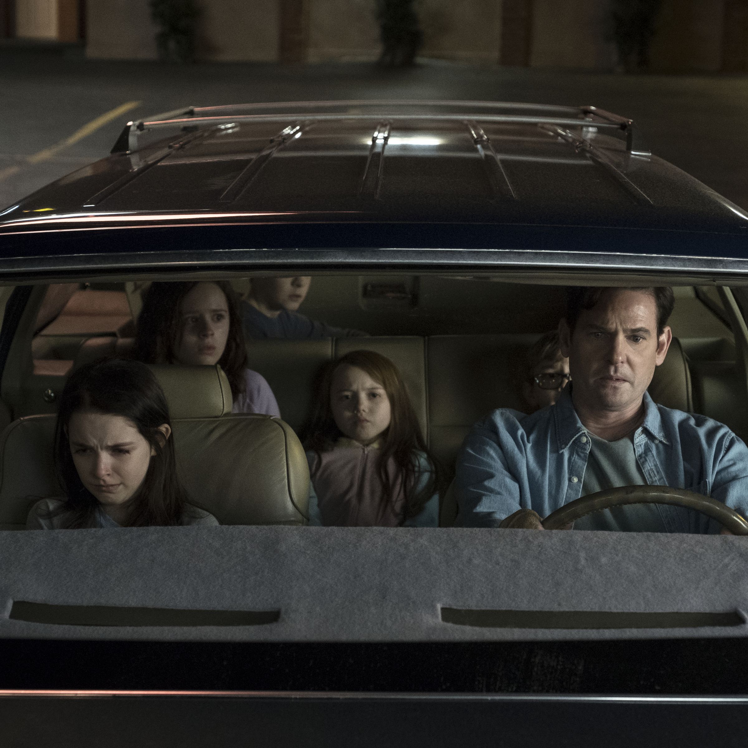 A still photo from The Haunting of Hill House.