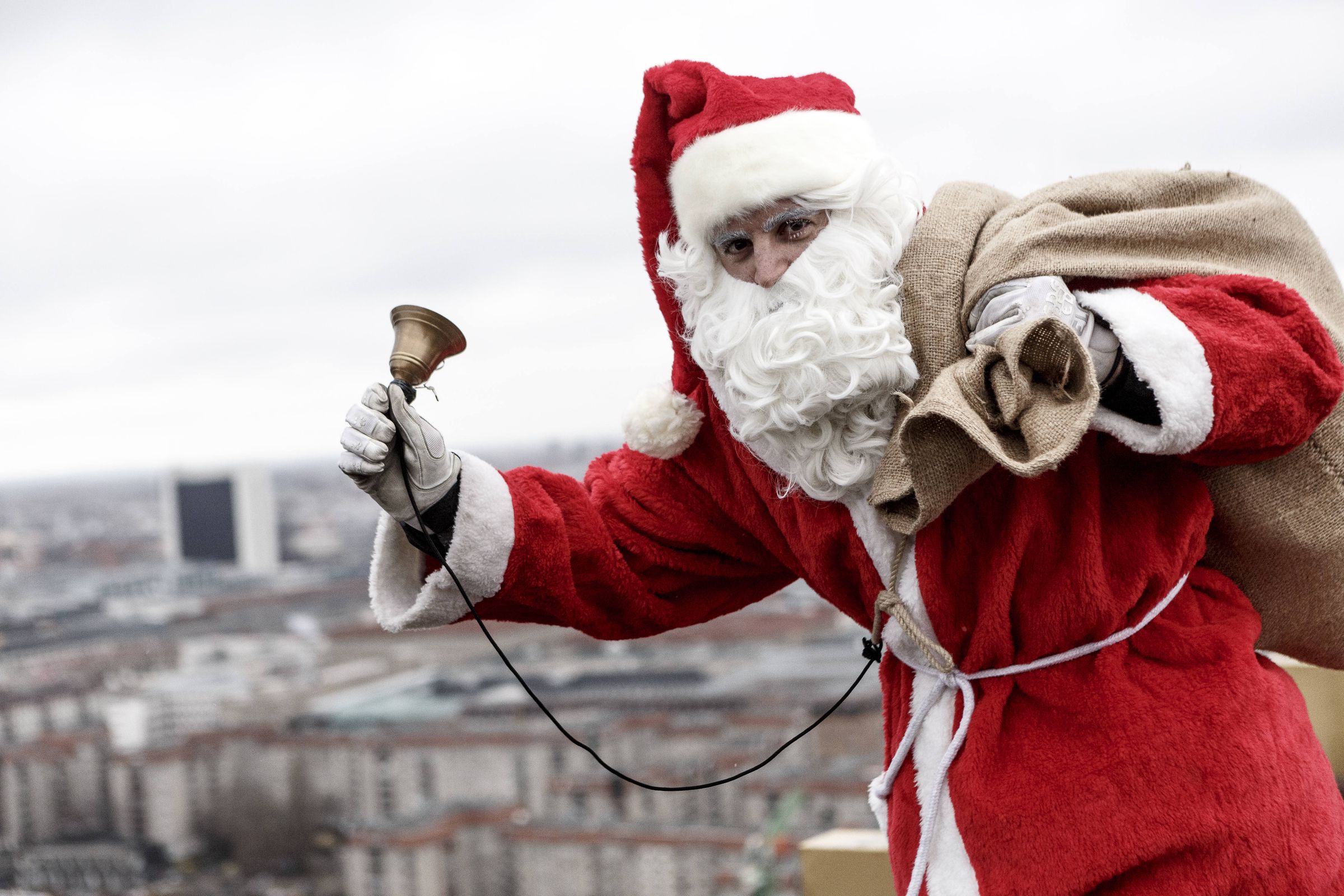 Santa Claus Lands On Kollhoff Tower