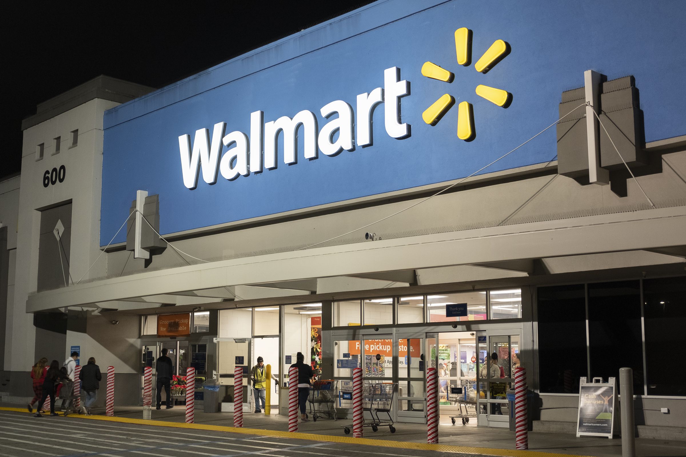 Walmart’s recent trademark applications suggest that it wants to break into the metaverse.