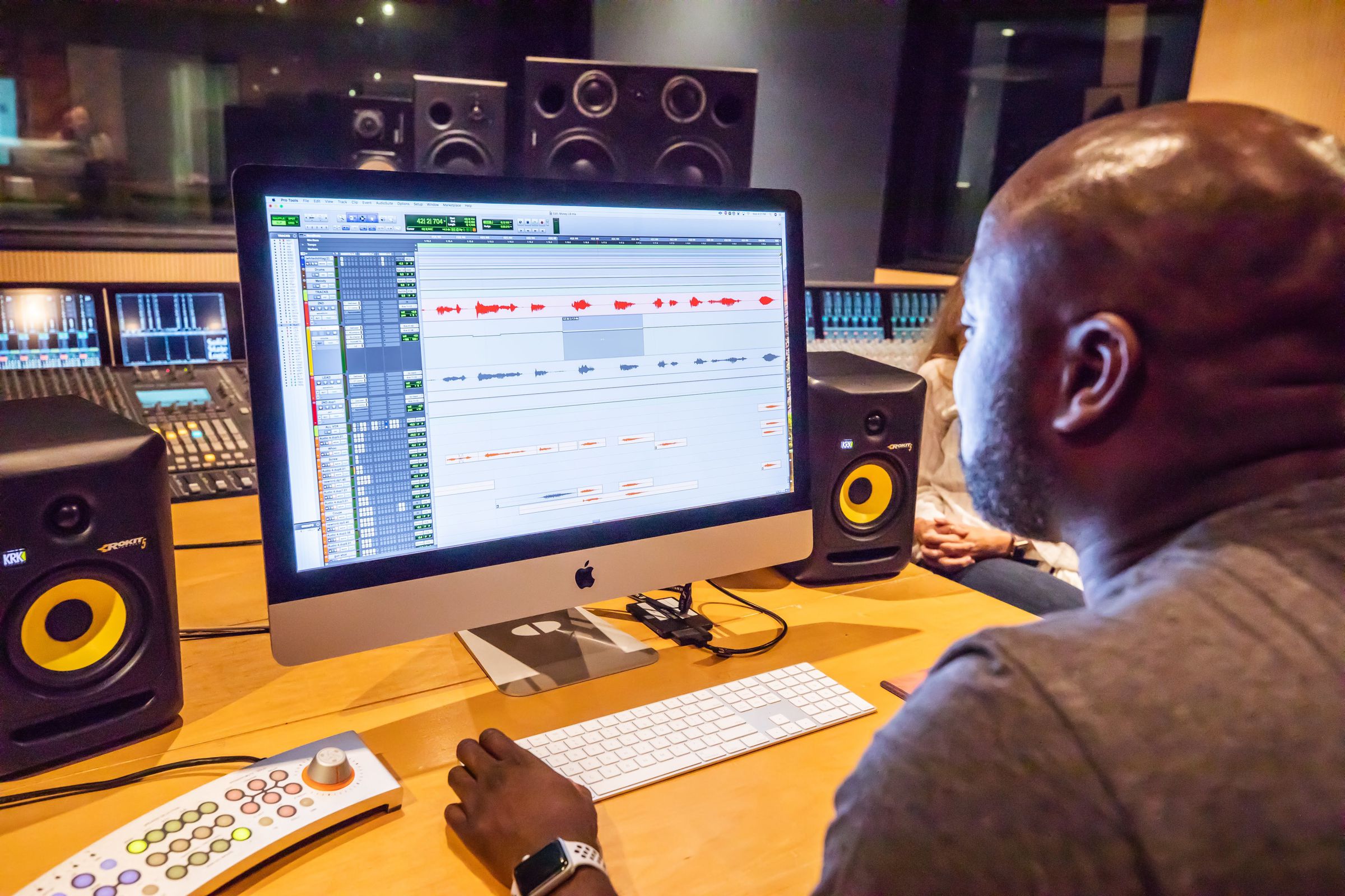 Leslie Brathwaite working on a mix in Pro Tools.