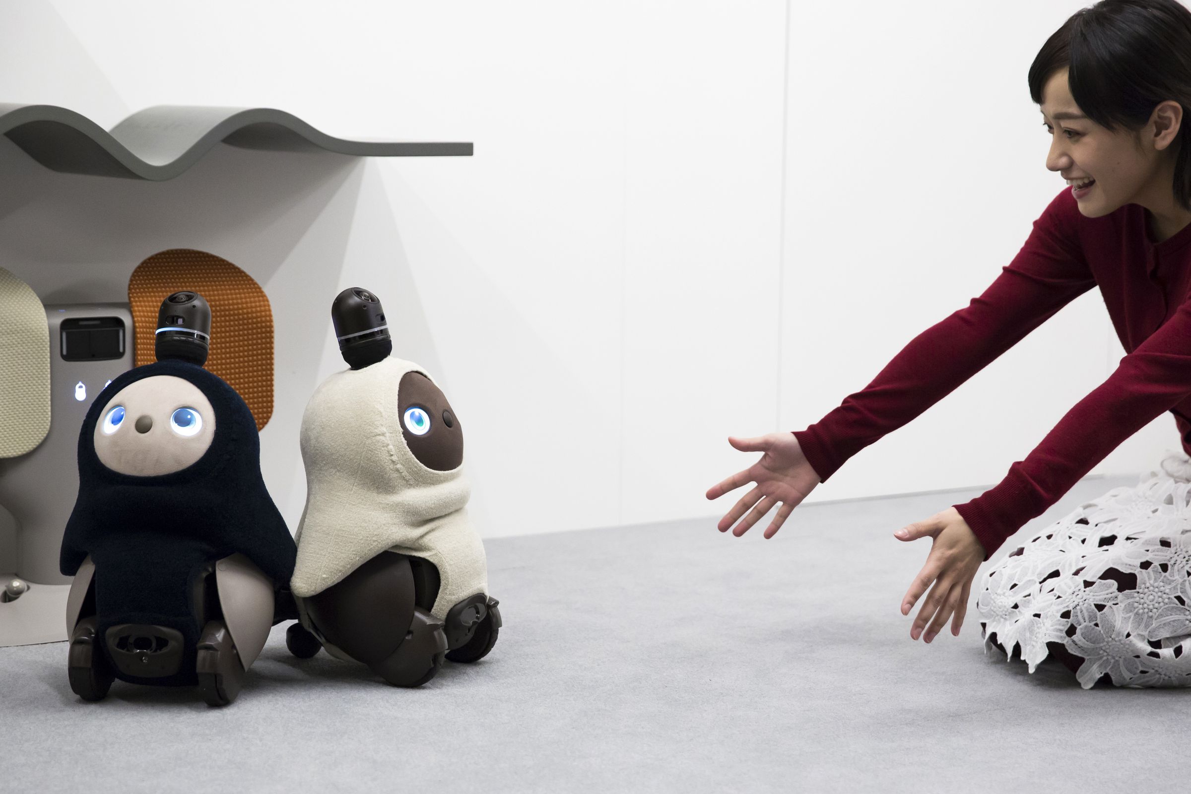 GROOVE X Unveils The Lovot Family Robot